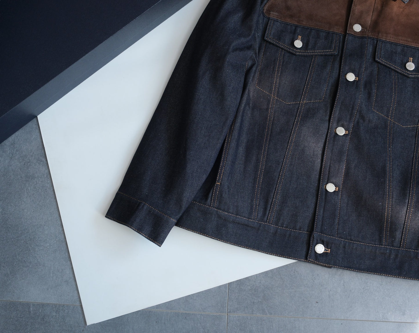 워시드 데님자켓 (Washed denim jacket)