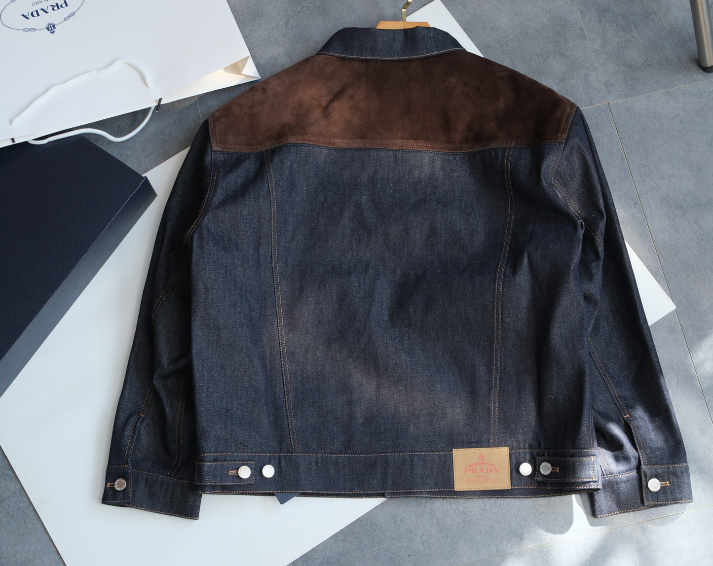 워시드 데님자켓 (Washed denim jacket)