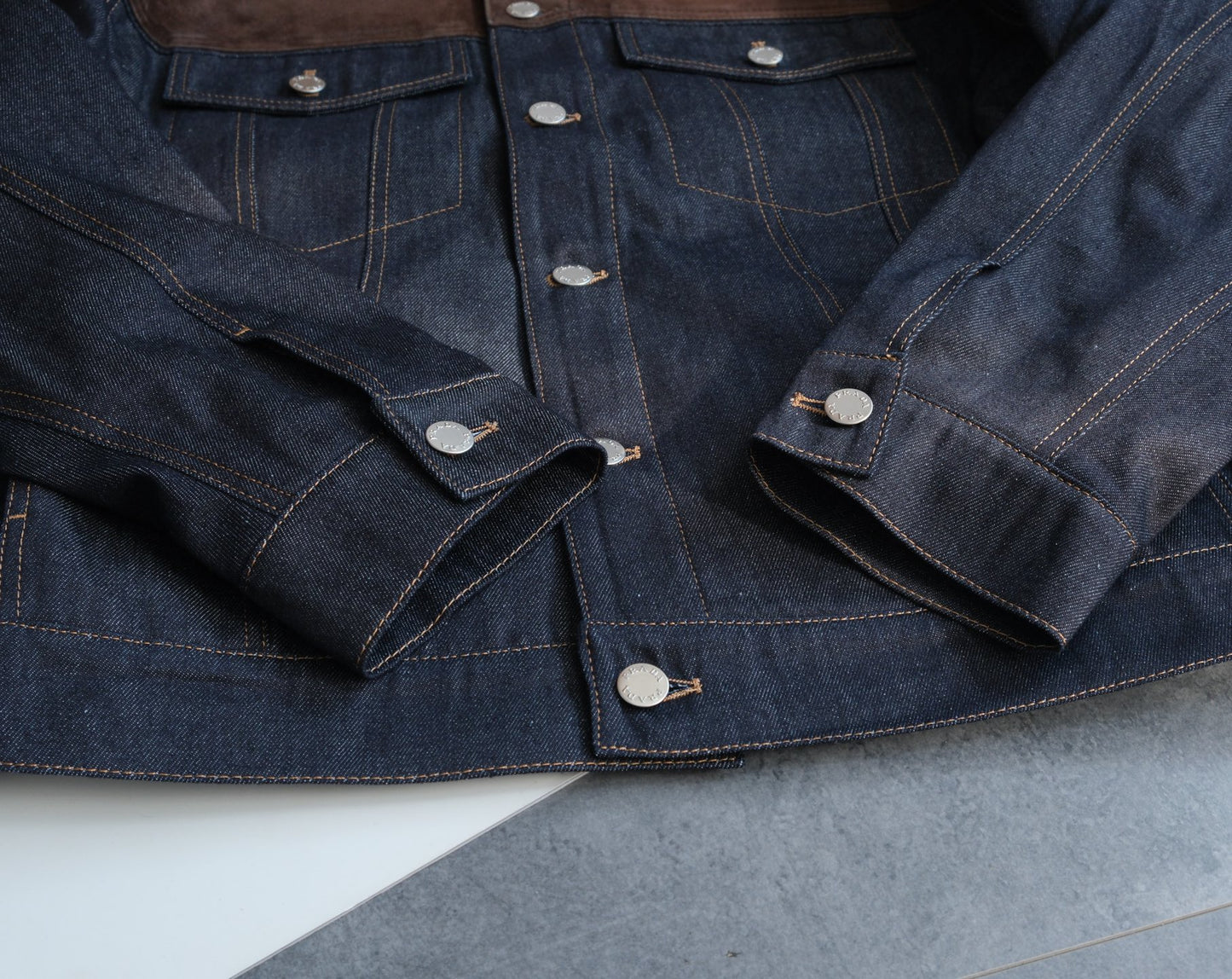 워시드 데님자켓 (Washed denim jacket)