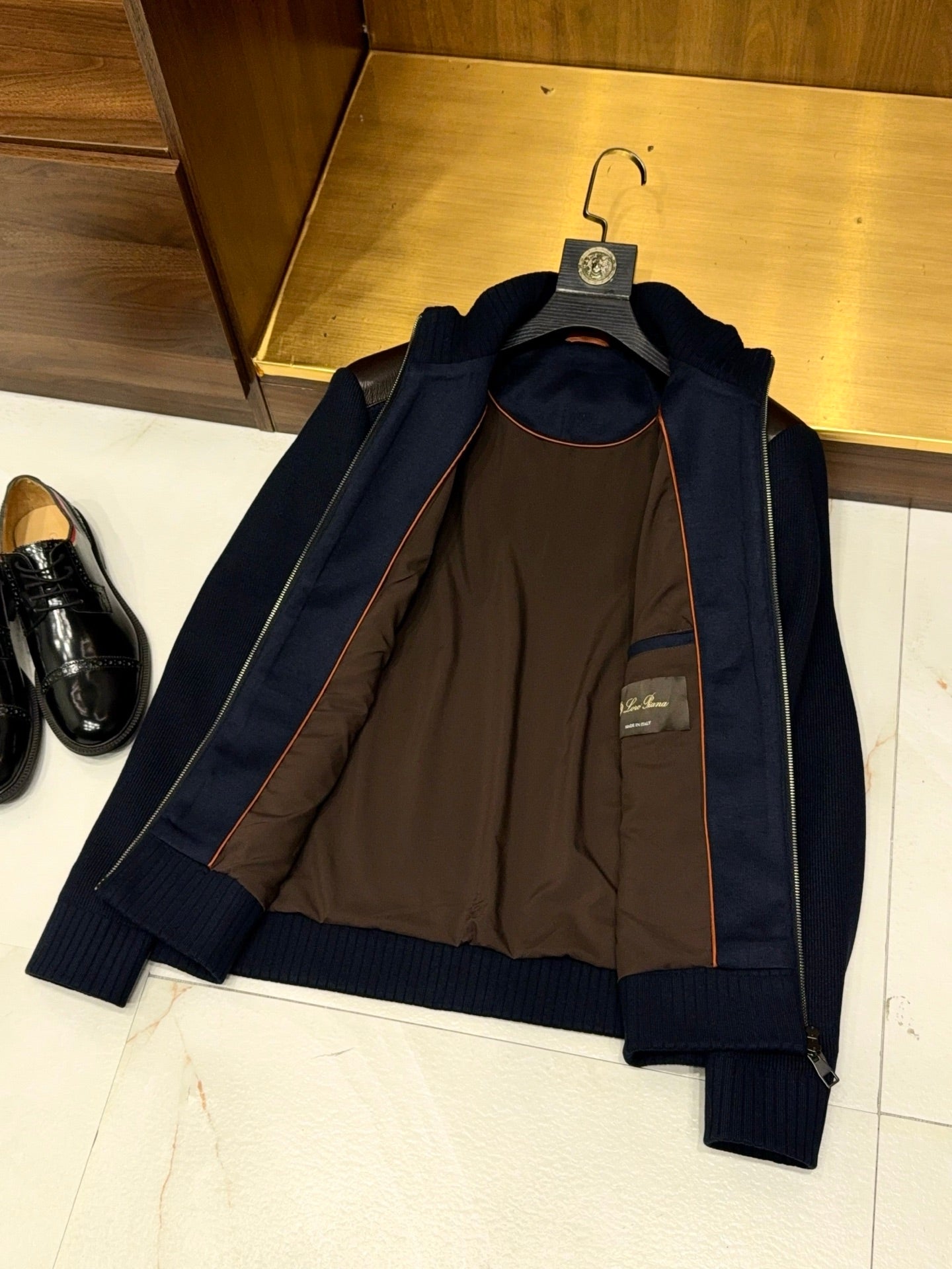 하이넥 풀집업 가디건 (High-neck full-zip cardigan)