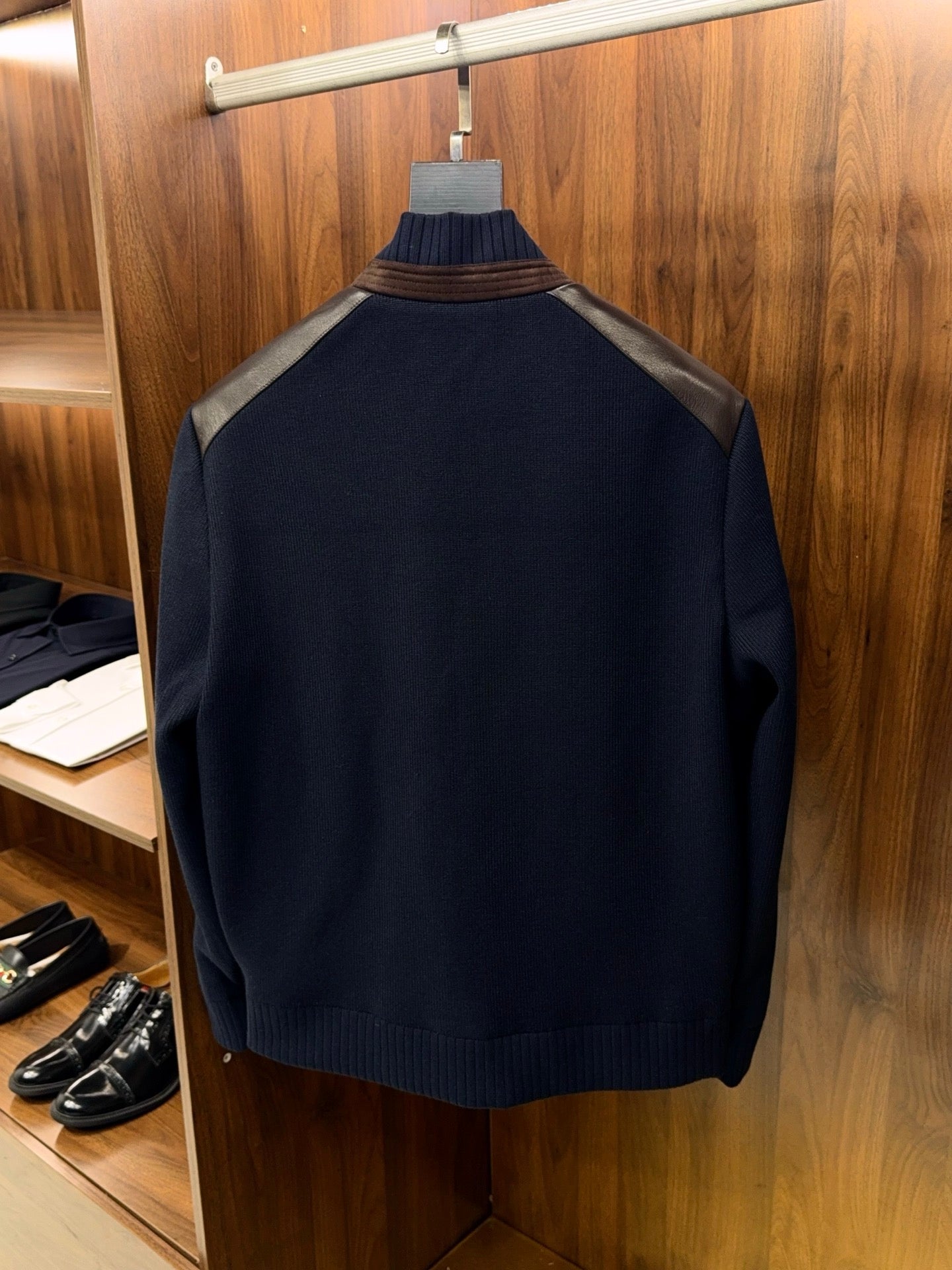 하이넥 풀집업 가디건 (High-neck full-zip cardigan)