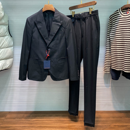 새틴 수트 (satin suit)