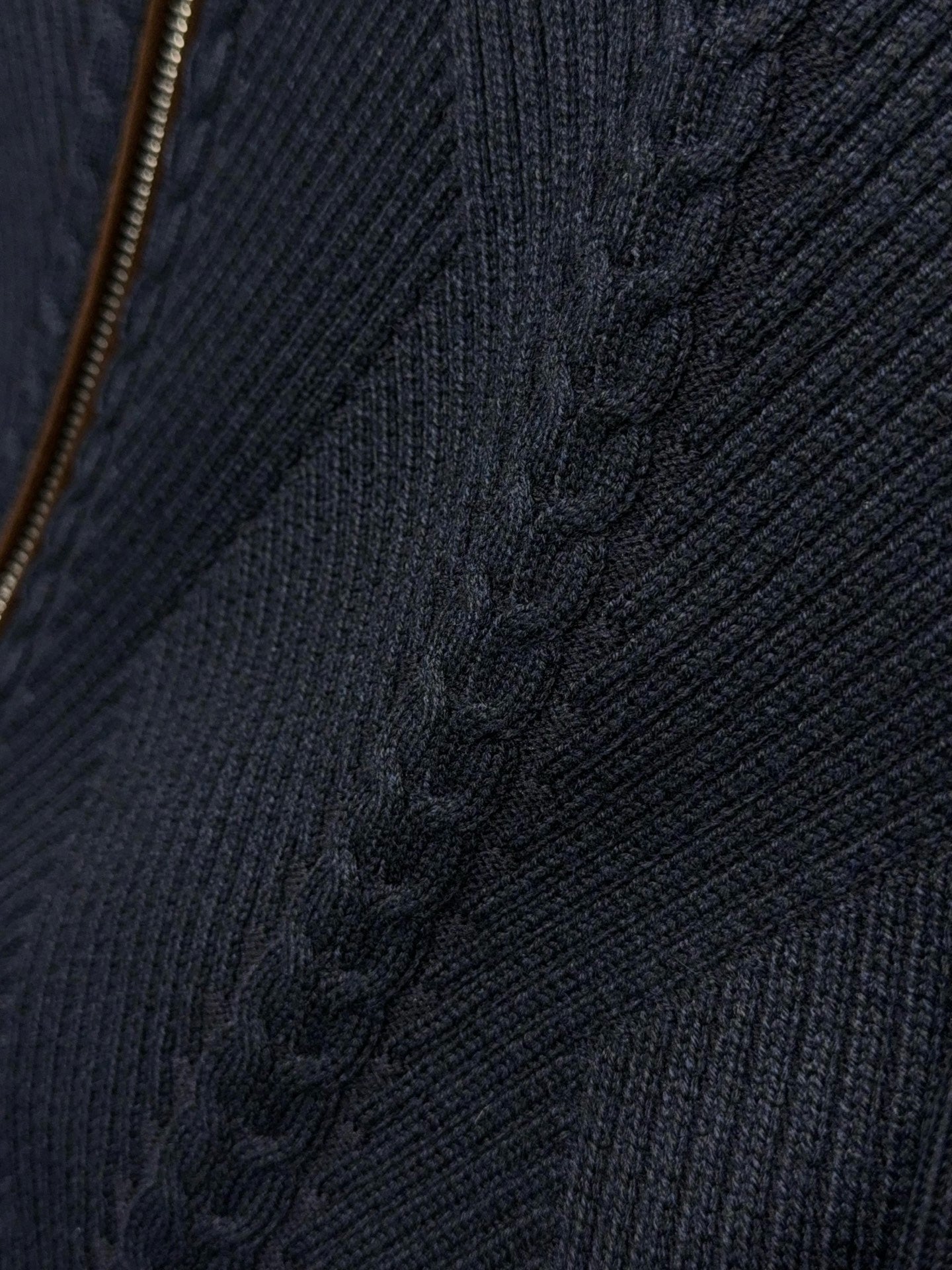 하이넥 풀집업 가디건 (High-neck full-zip cardigan)