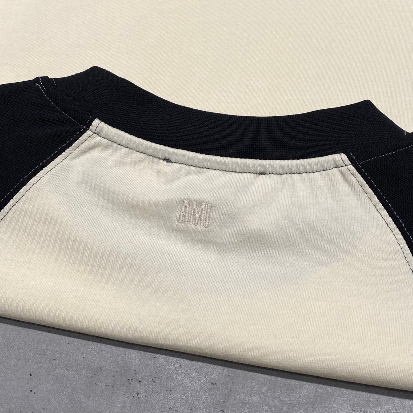 아플리케 티셔츠 (applique t-shirt)
