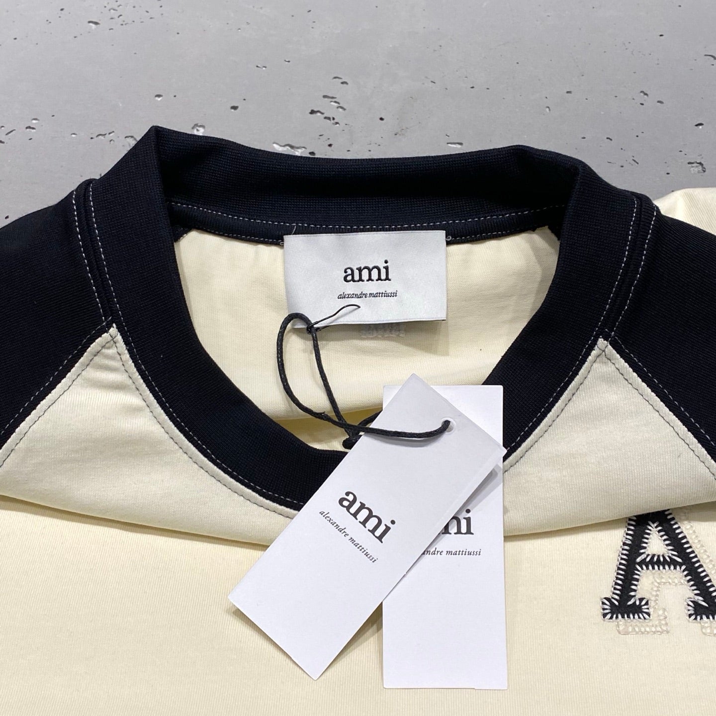 아플리케 티셔츠 (applique t-shirt)