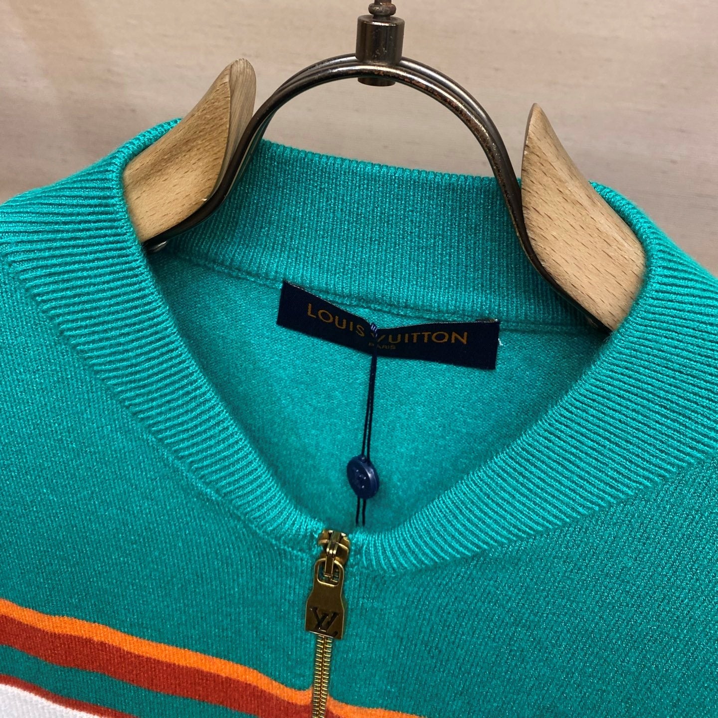 레트로 스포티 니트집업 (Retro sporty knit zip-up)