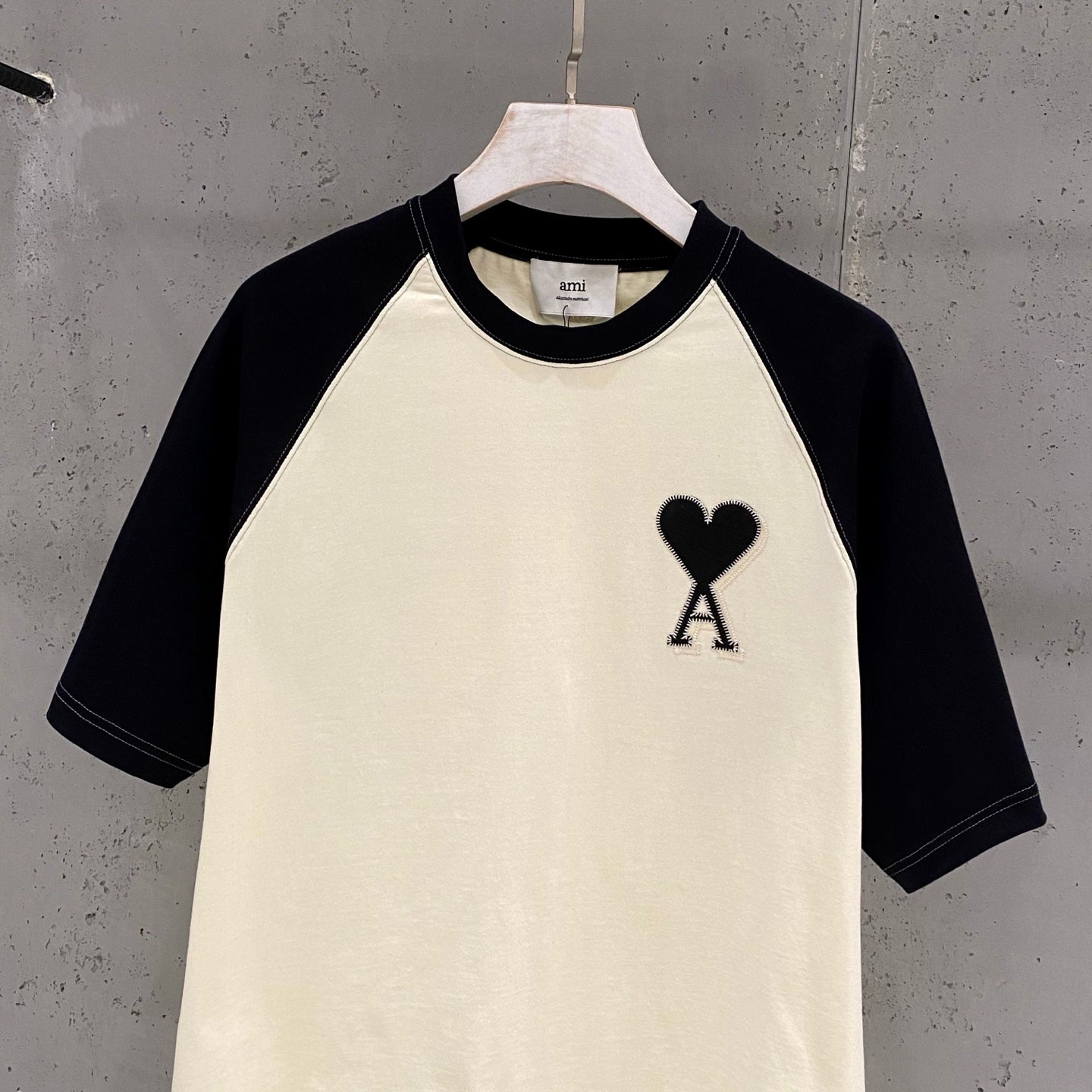 아플리케 티셔츠 (applique t-shirt)