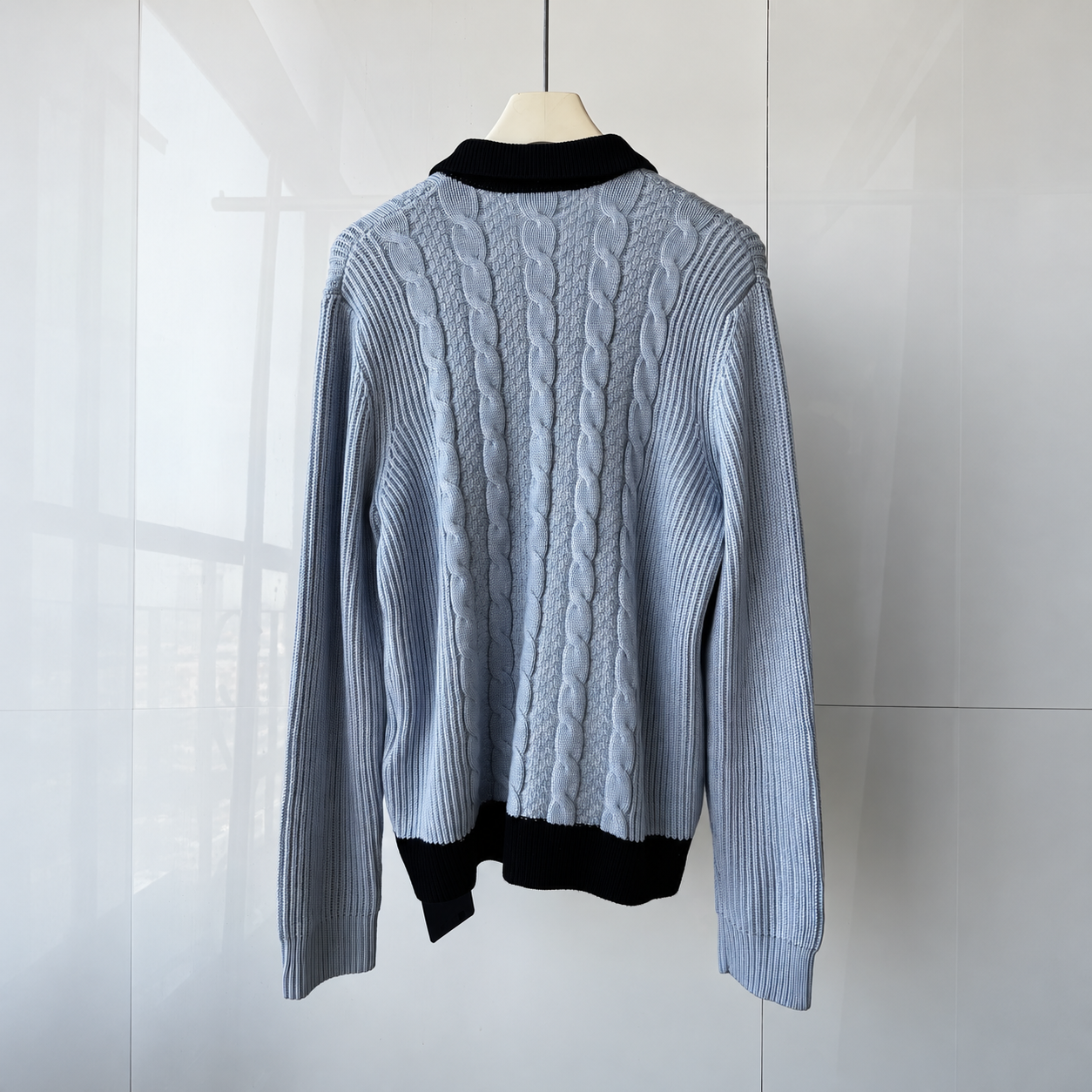 케이블 니트 가디건 (Cable-knit cardigan)