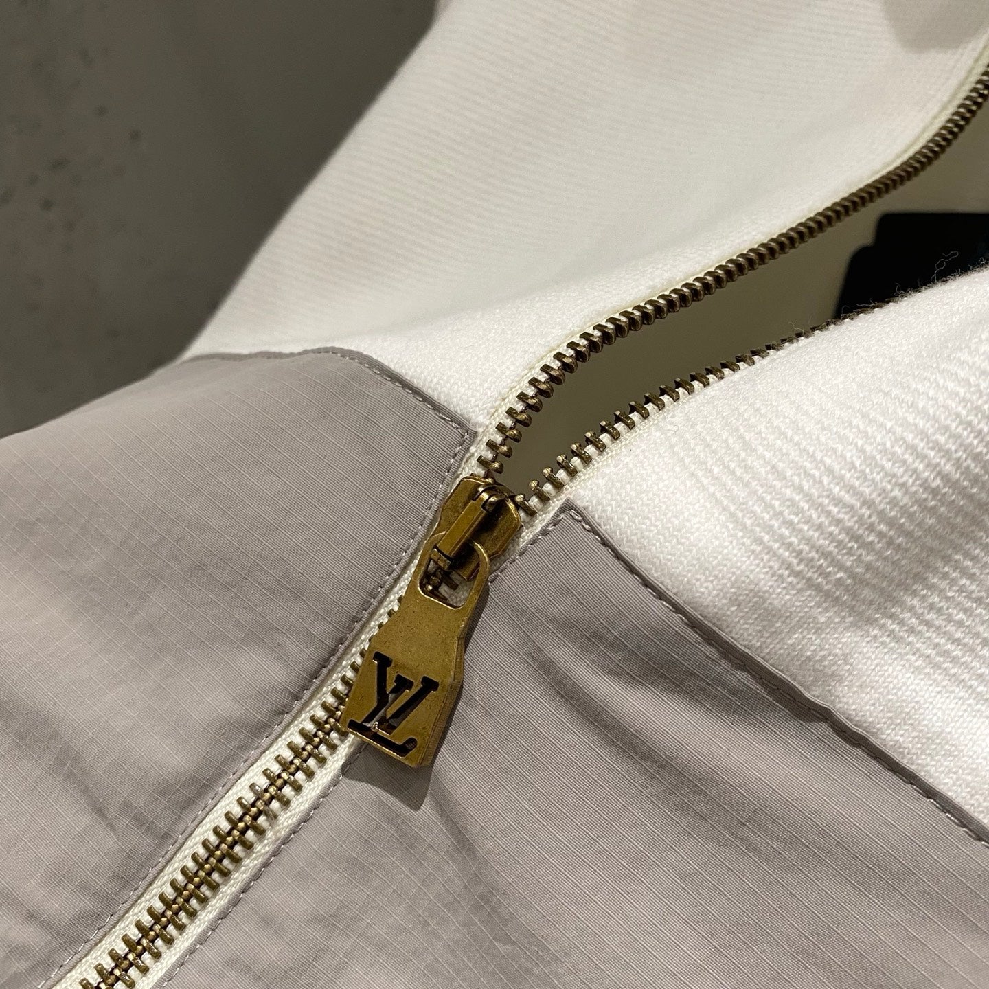 패널 코튼 집업가디건 (Paneled Cotton Zip-Up Cardigan)