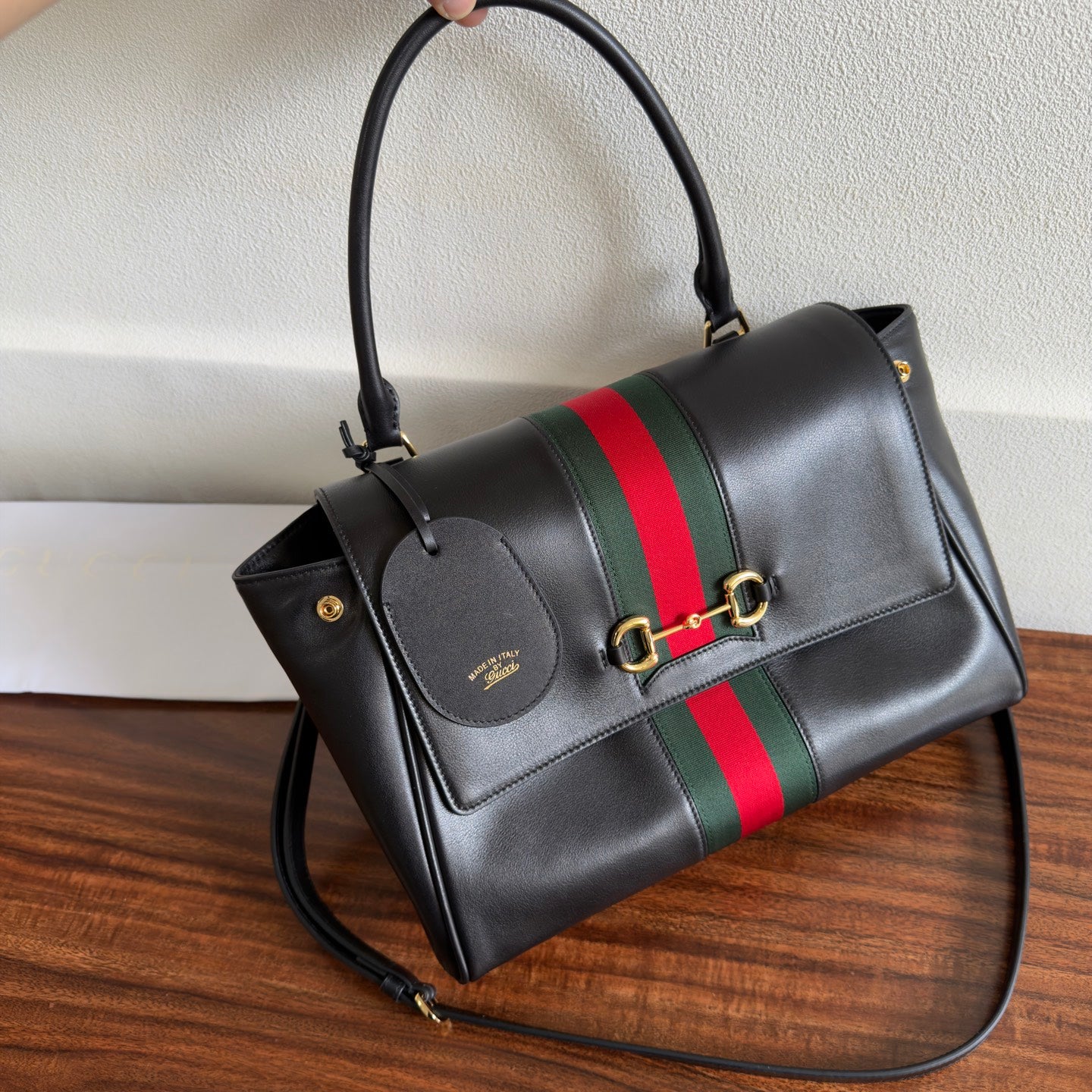 파파라초 탑 핸들백 (Paparazzo Top Handle Bag)