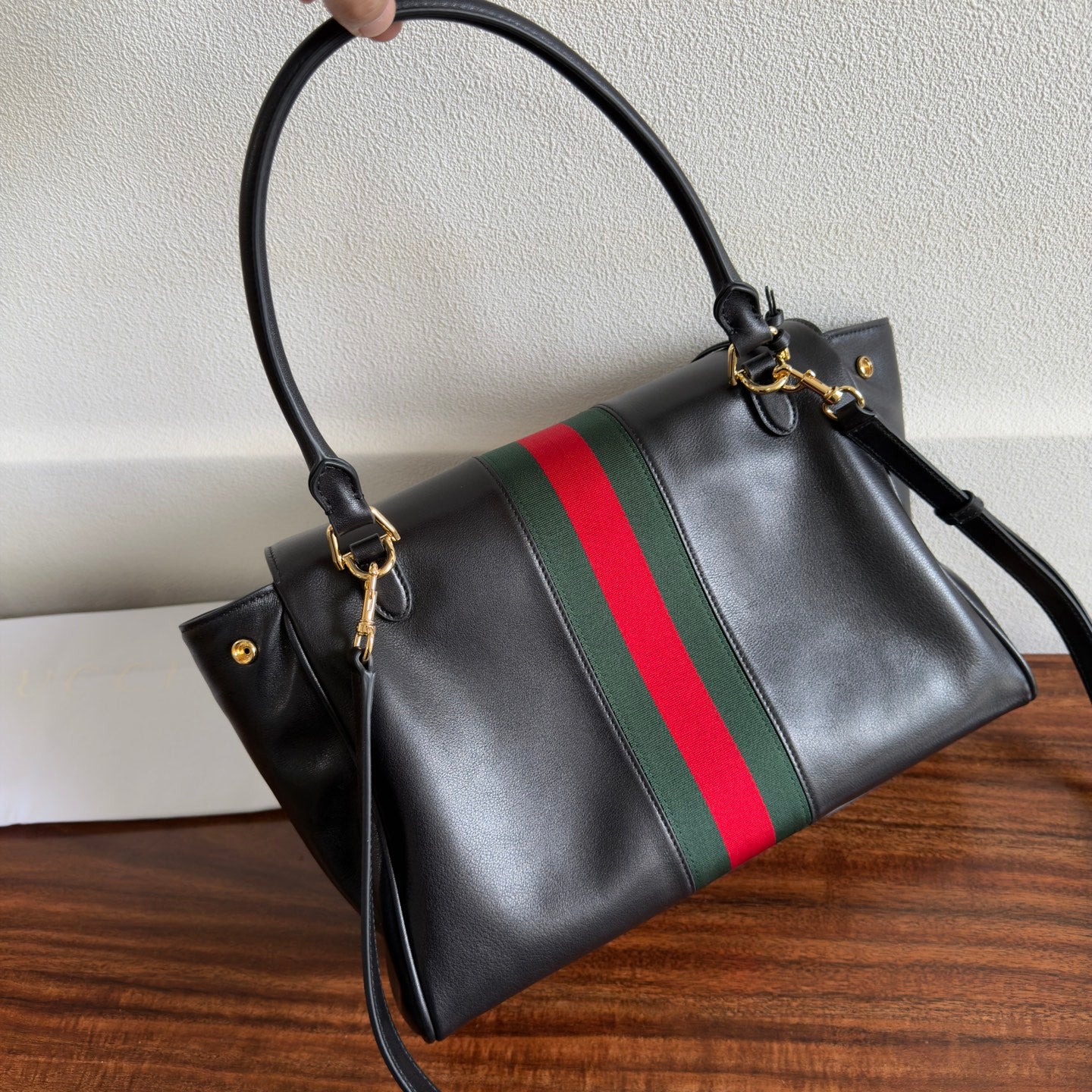 파파라초 탑 핸들백 (Paparazzo Top Handle Bag)