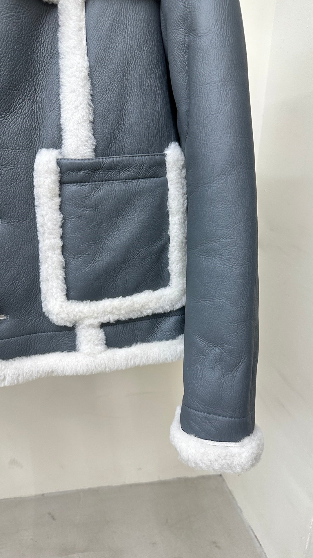 J444395.8 일체형 가죽무스탕