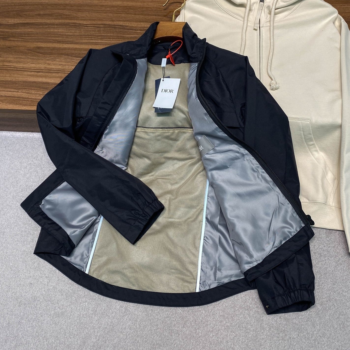 라미네이트 점퍼 (laminate jumper)