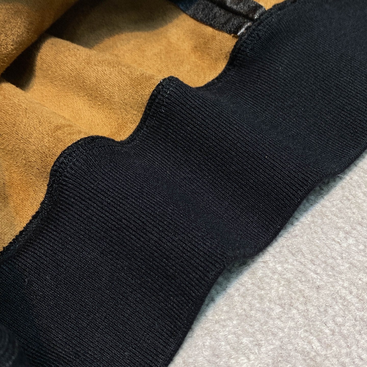 가죽 디스트레스드 후드 (leather distressed hood)