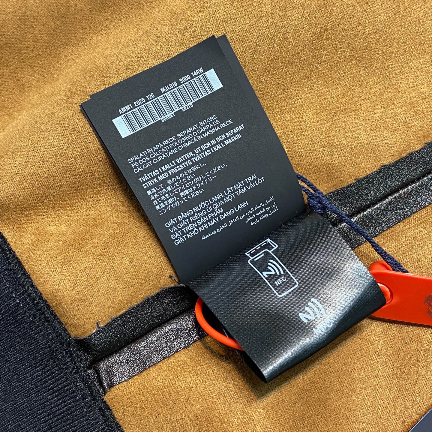 가죽 디스트레스드 후드 (leather distressed hood)