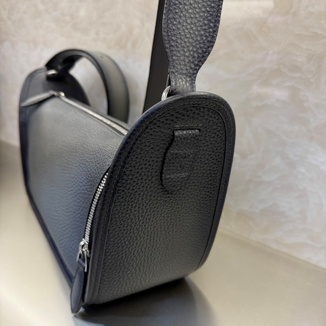 페리플 메신저백 (Peripl Messenger Bag)