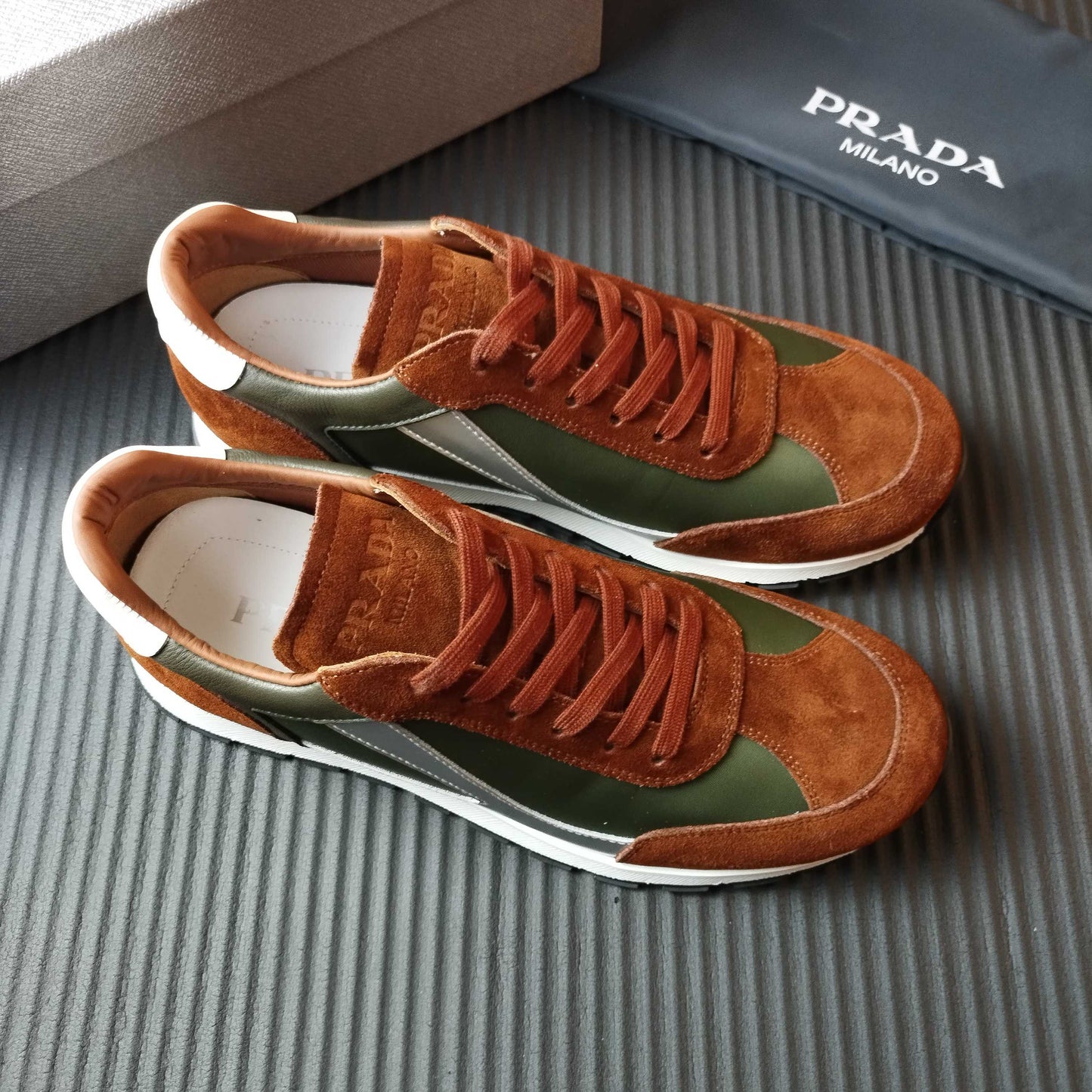 507 스니커즈 (507 sneakers)