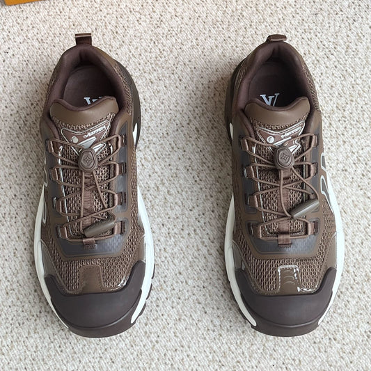 러너 스니커즈 (Runner sneakers)