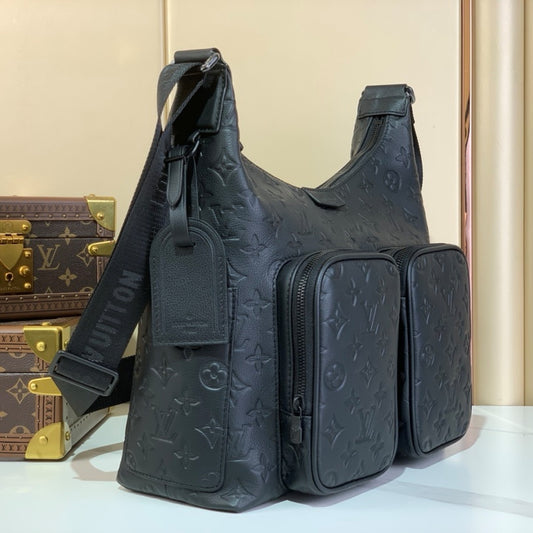 엠보싱 호보백 (Embossed hobo bag)