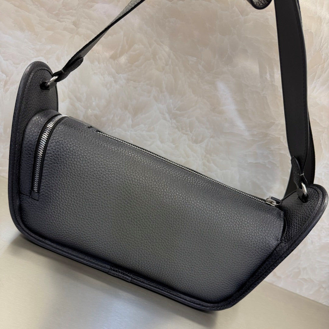 페리플 메신저백 (Peripl Messenger Bag)