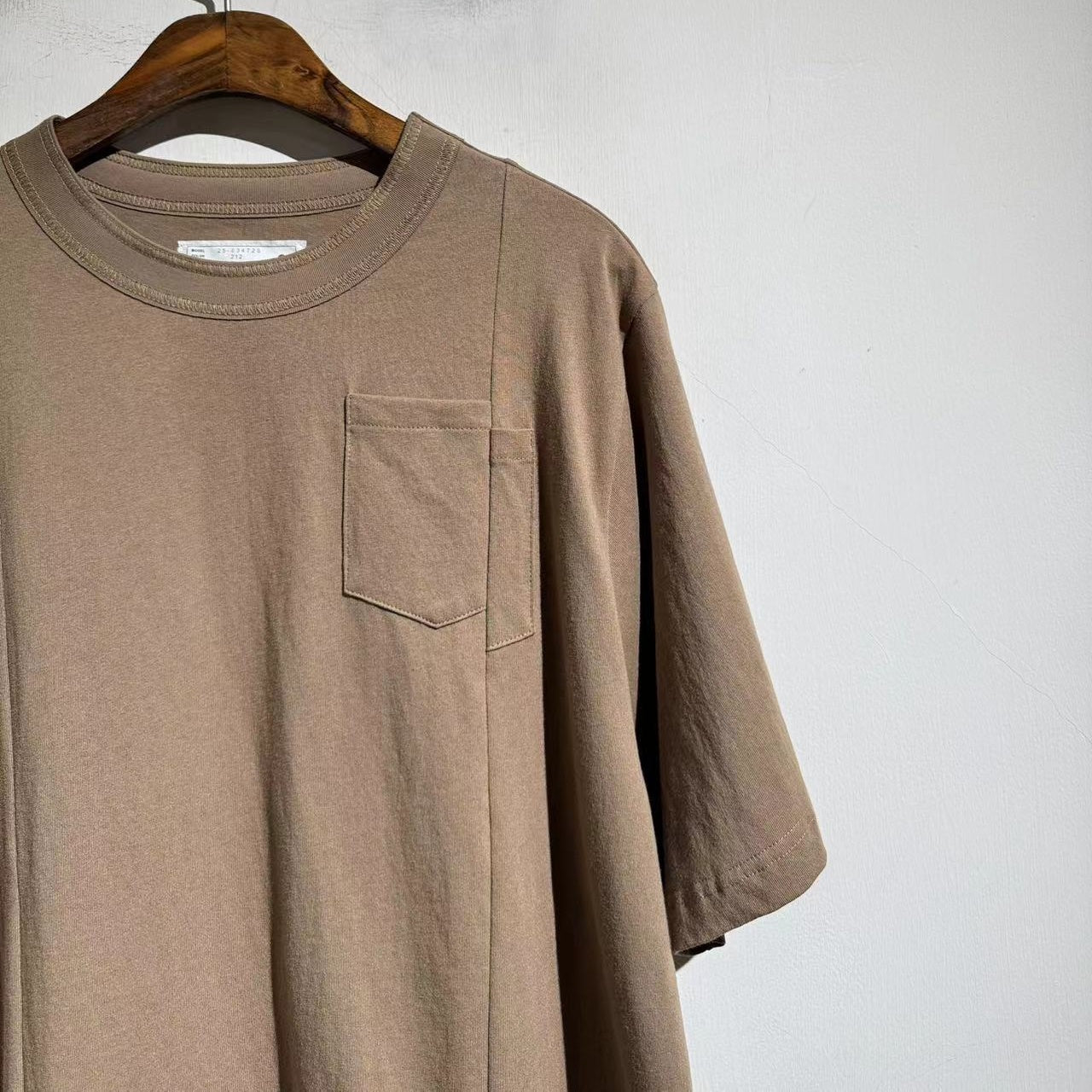 스티칭 커팅 티셔츠 (Stitching cutting t-shirt)