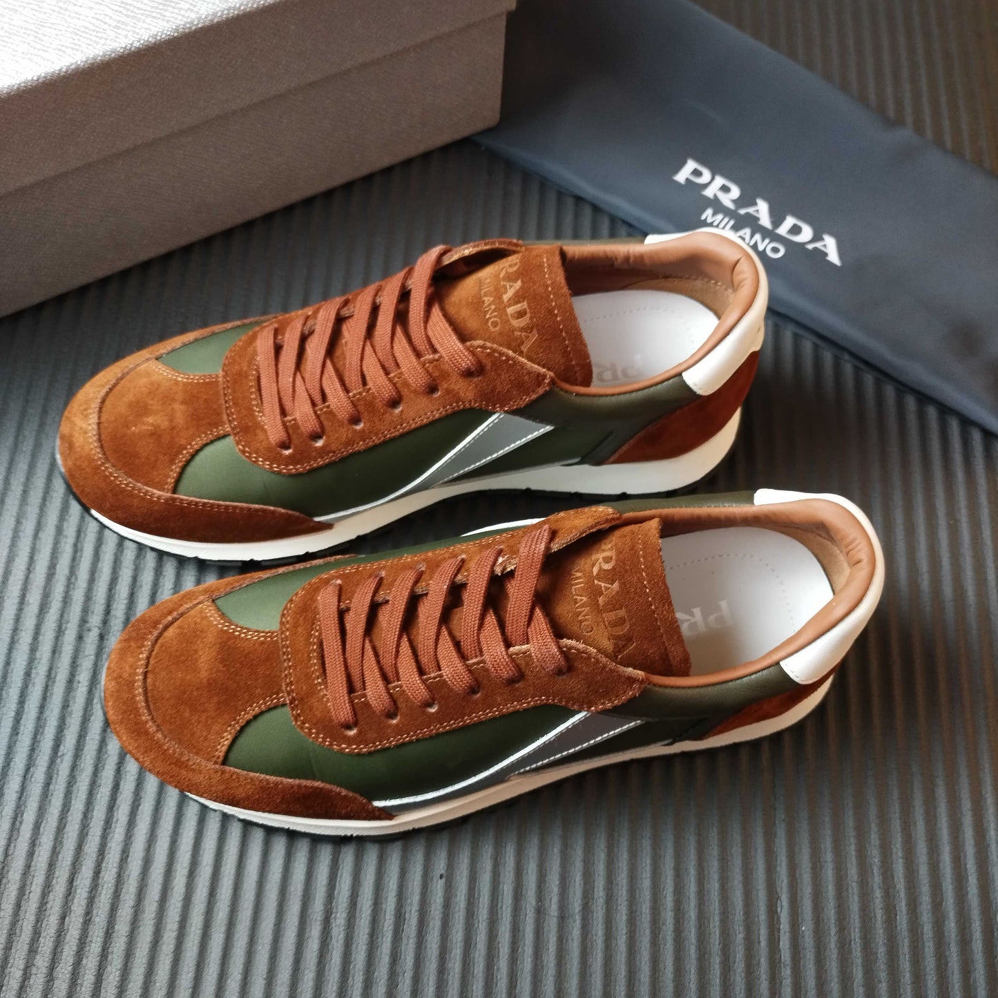 507 스니커즈 (507 sneakers)