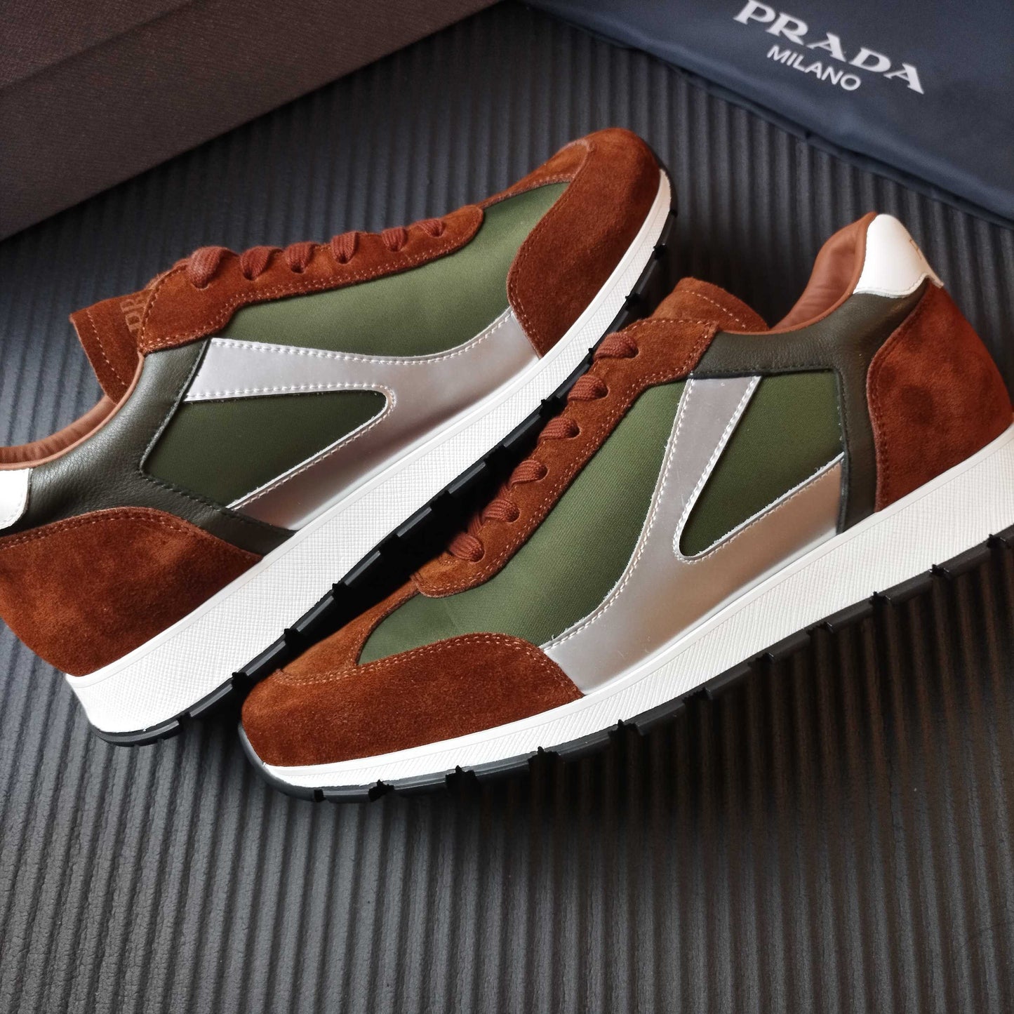 507 스니커즈 (507 sneakers)