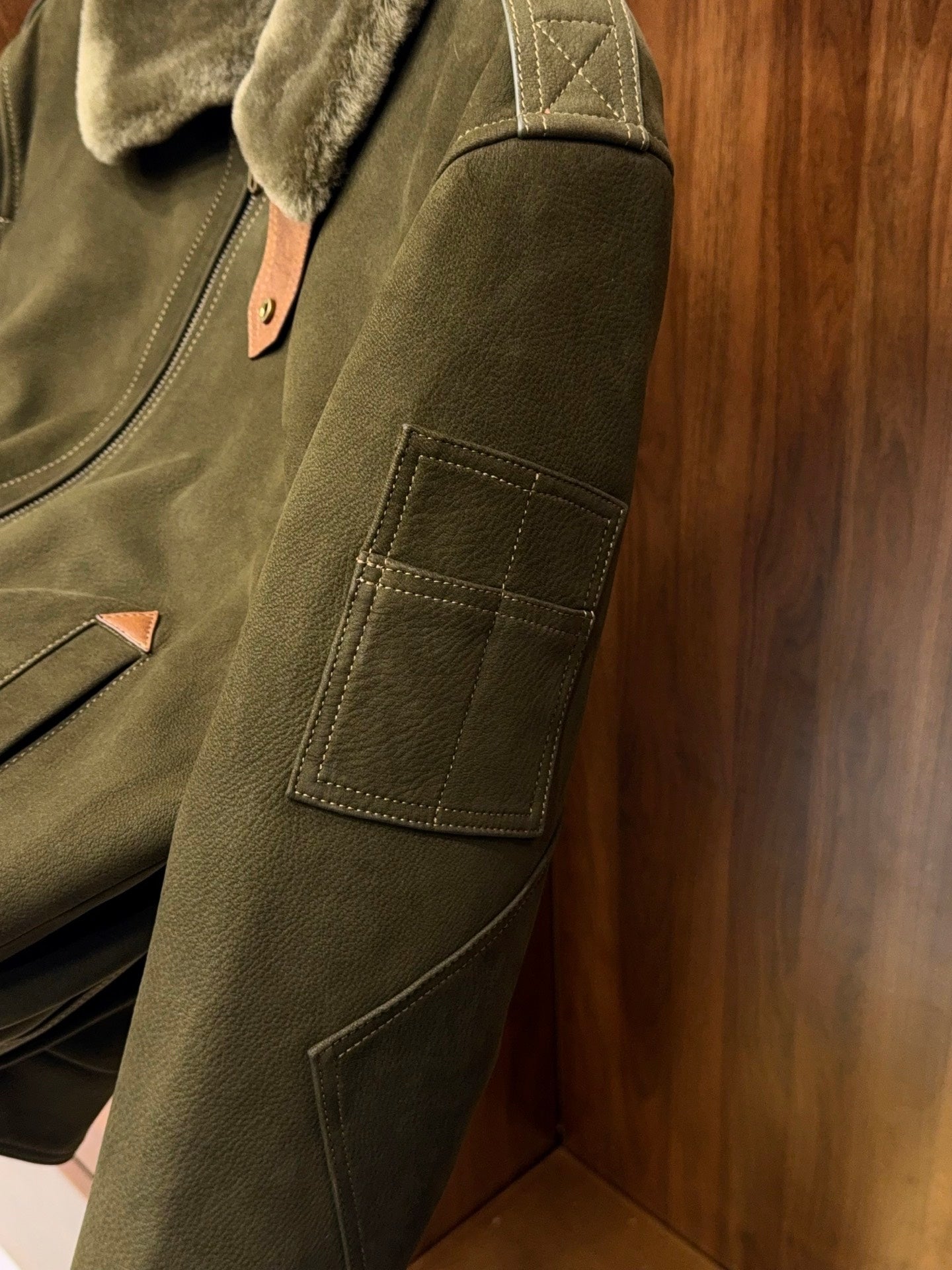 시어링 사슴가죽 다운자켓 (Shearling deerskin down jacket)