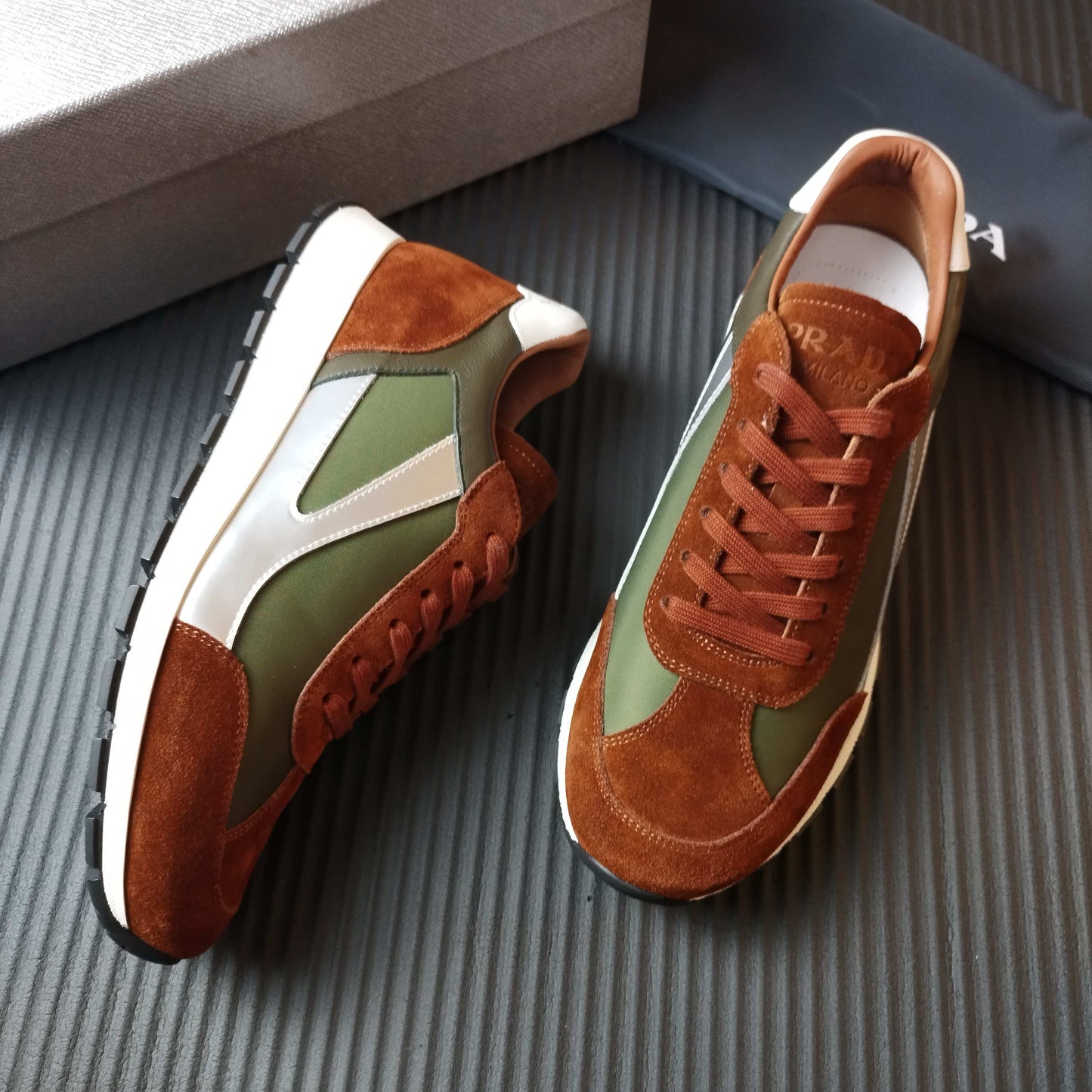 507 스니커즈 (507 sneakers)