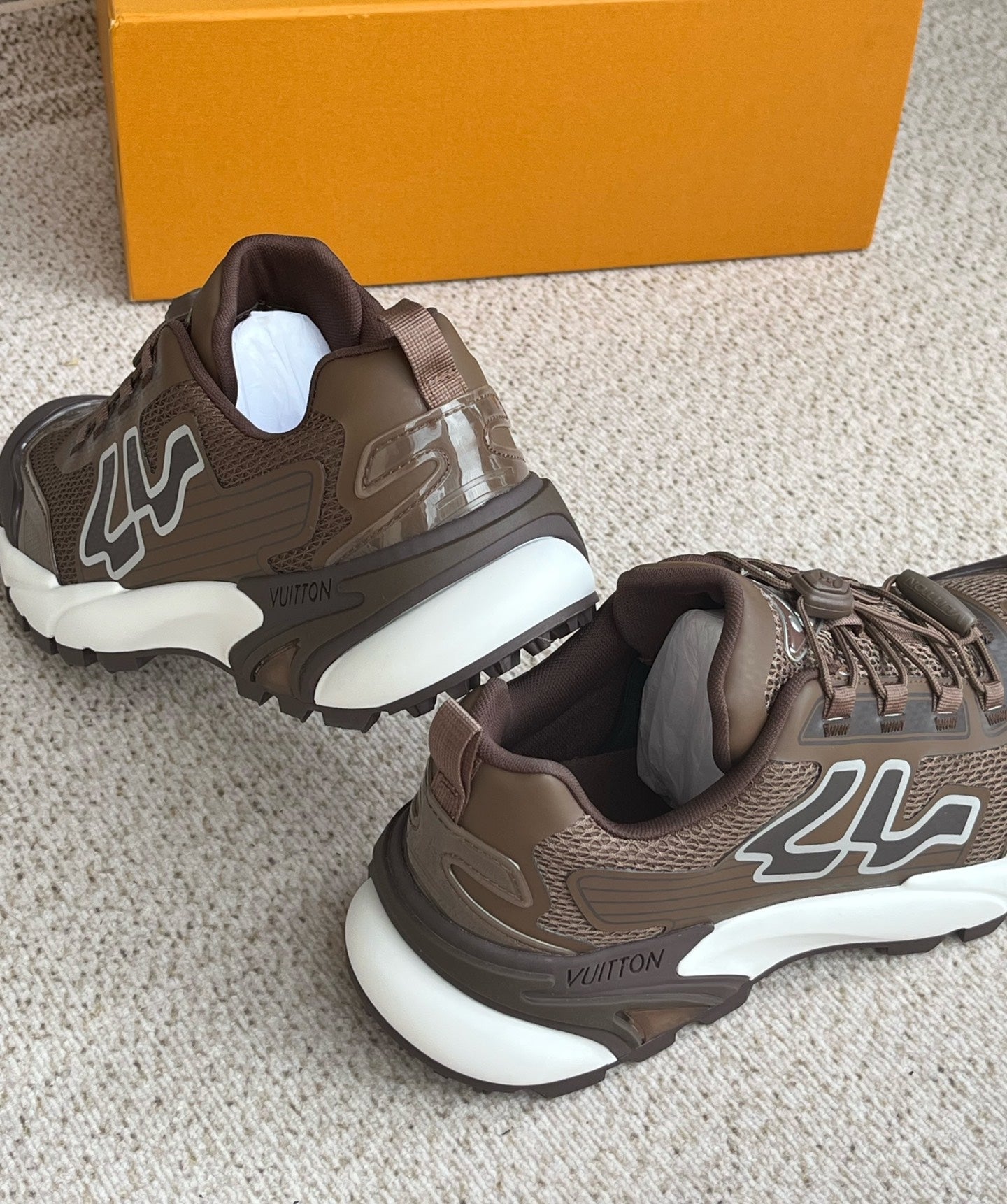 러너 스니커즈 (Runner sneakers)