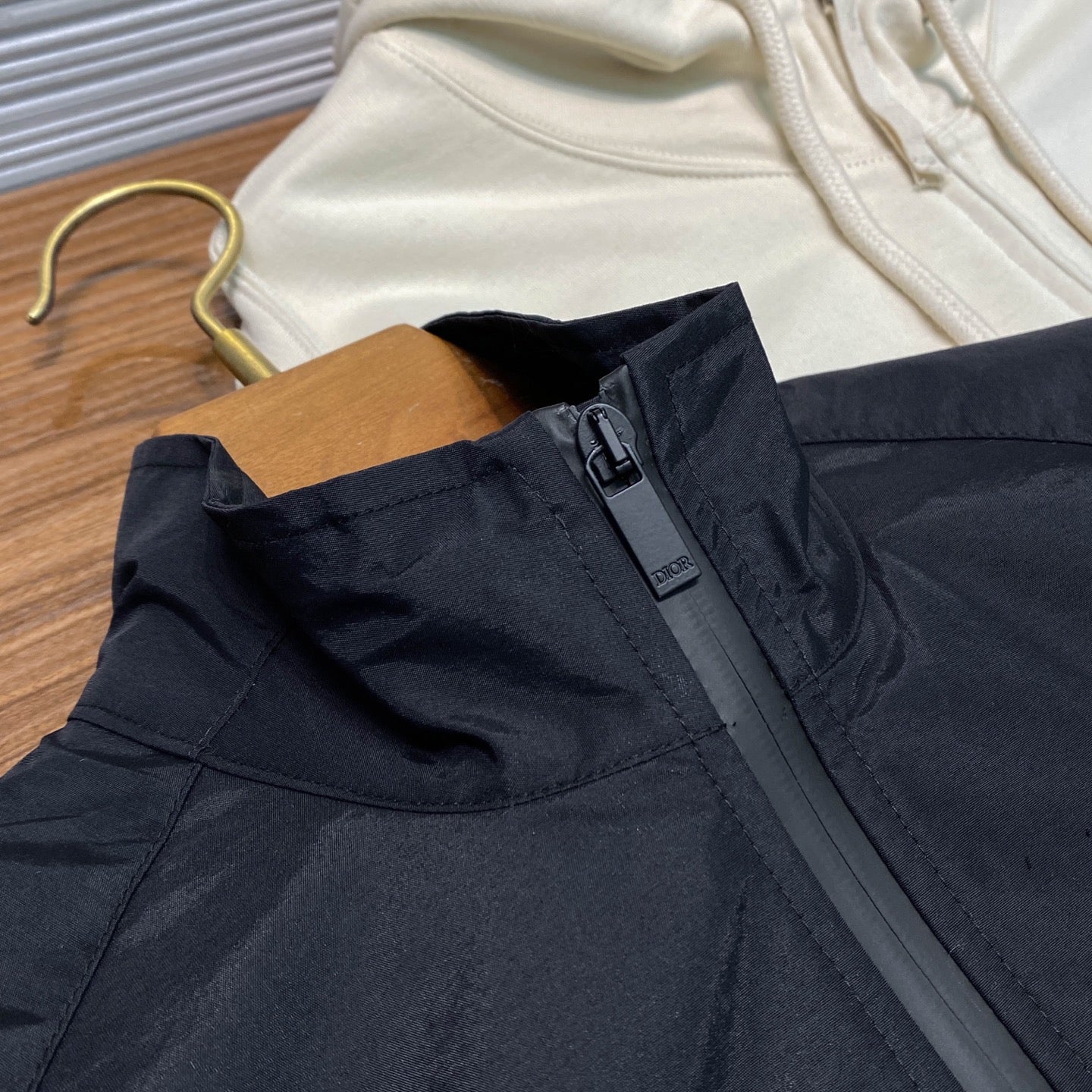 라미네이트 점퍼 (laminate jumper)