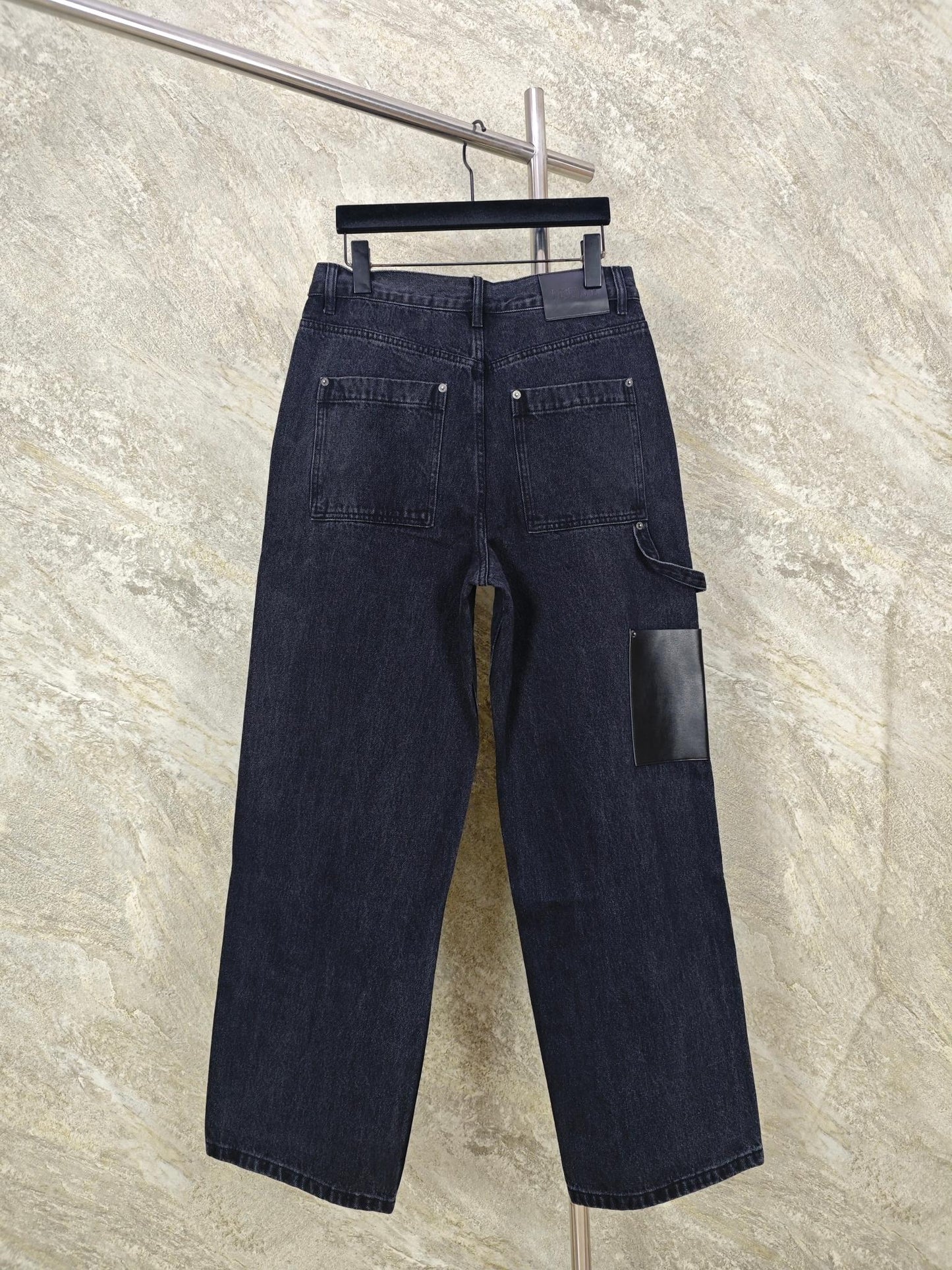 아플리케 데님진 (Appliqué denim jeans)