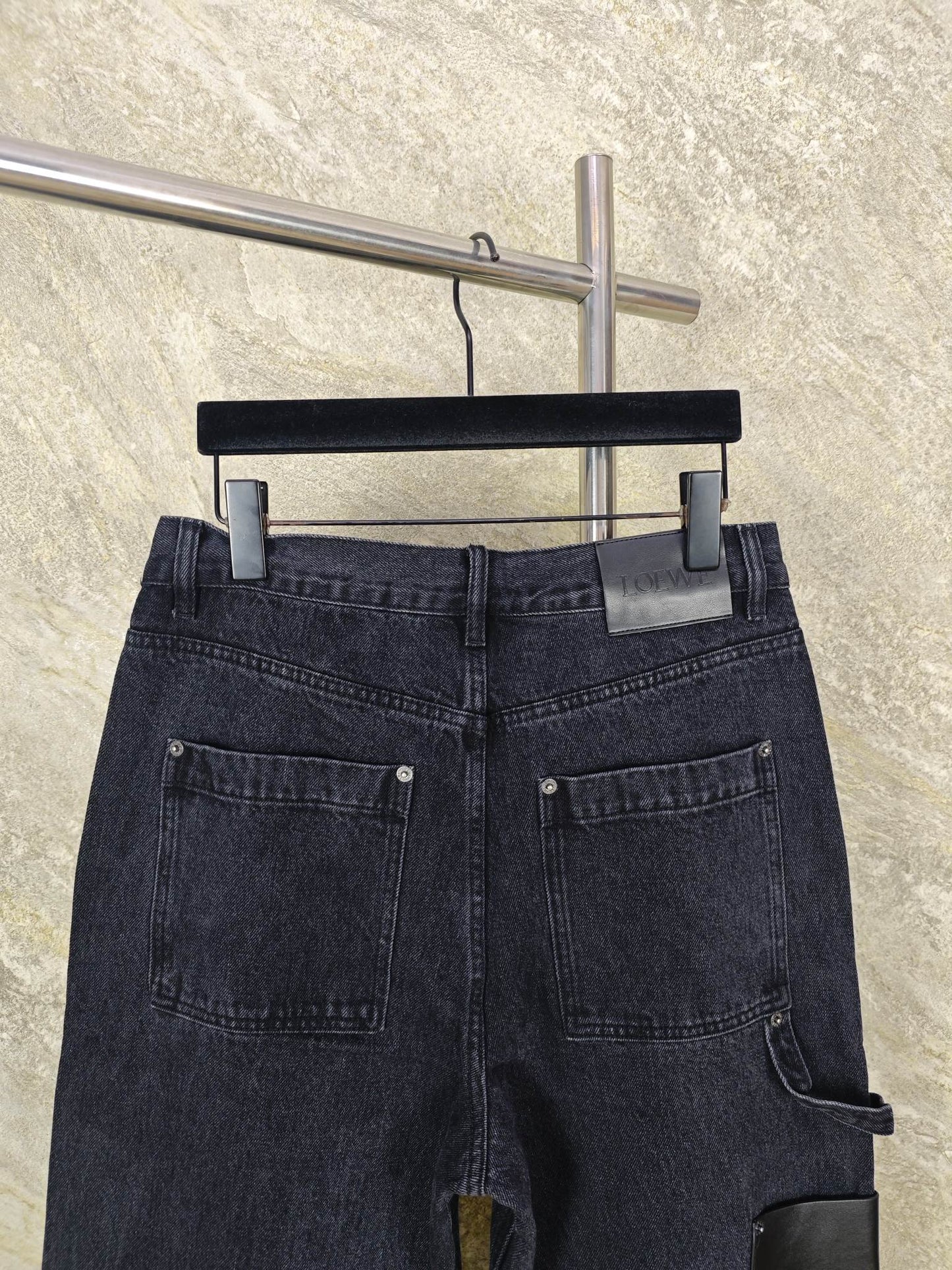 아플리케 데님진 (Appliqué denim jeans)