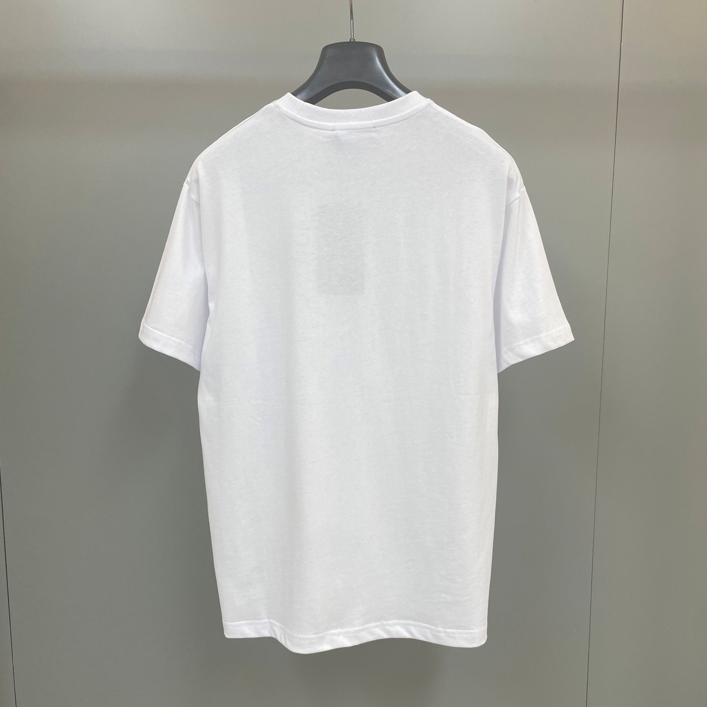 장미패턴 티셔츠 (rose pattern t-shirt)