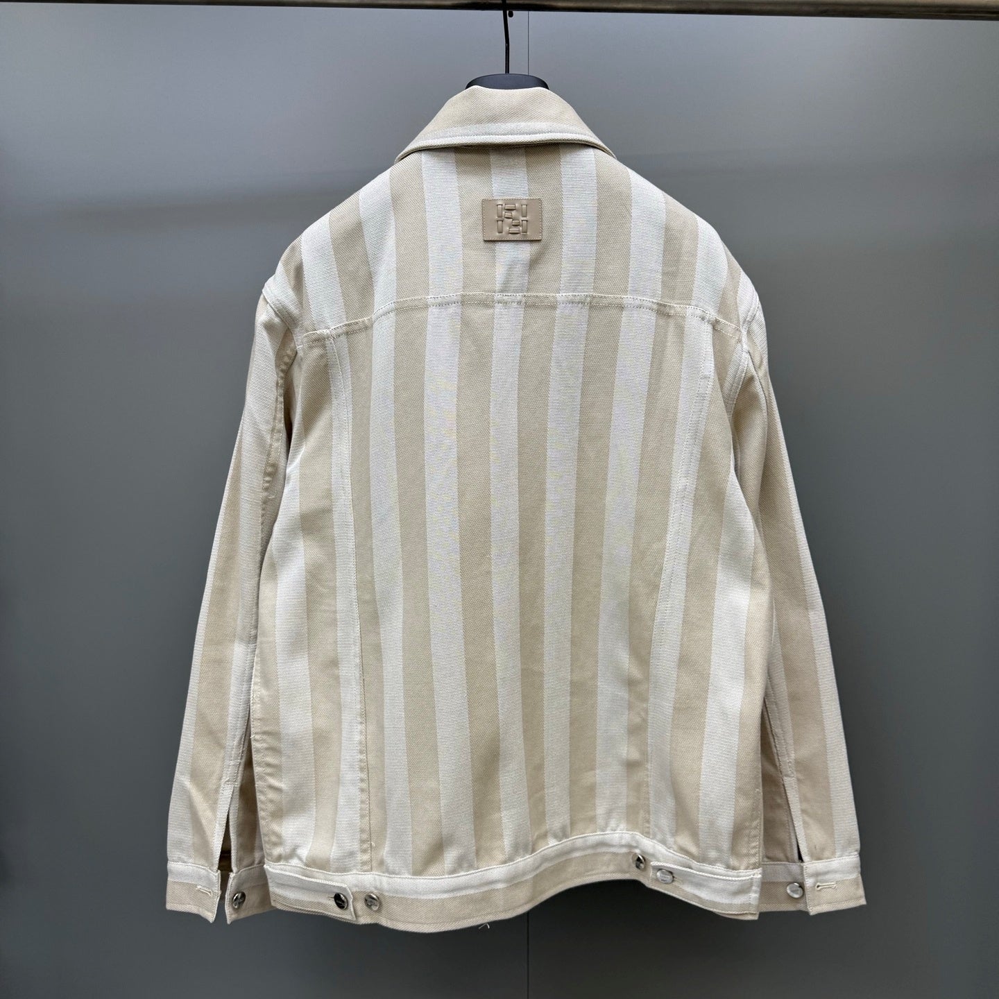 페퀸 자켓 (Pequin Jacket)