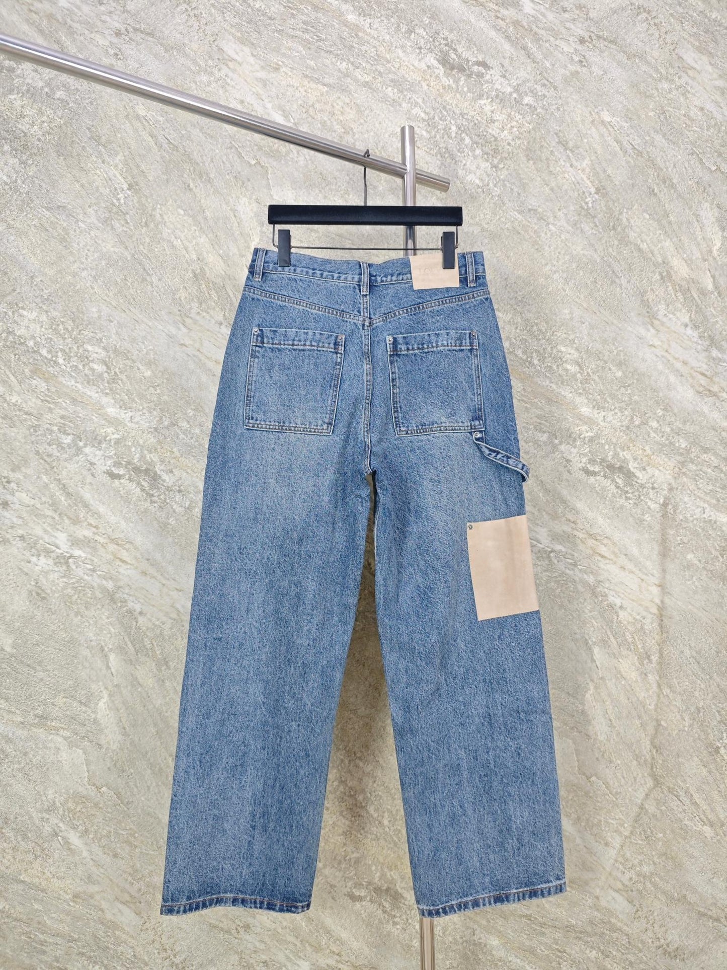 아플리케 데님진 (Appliqué denim jeans)