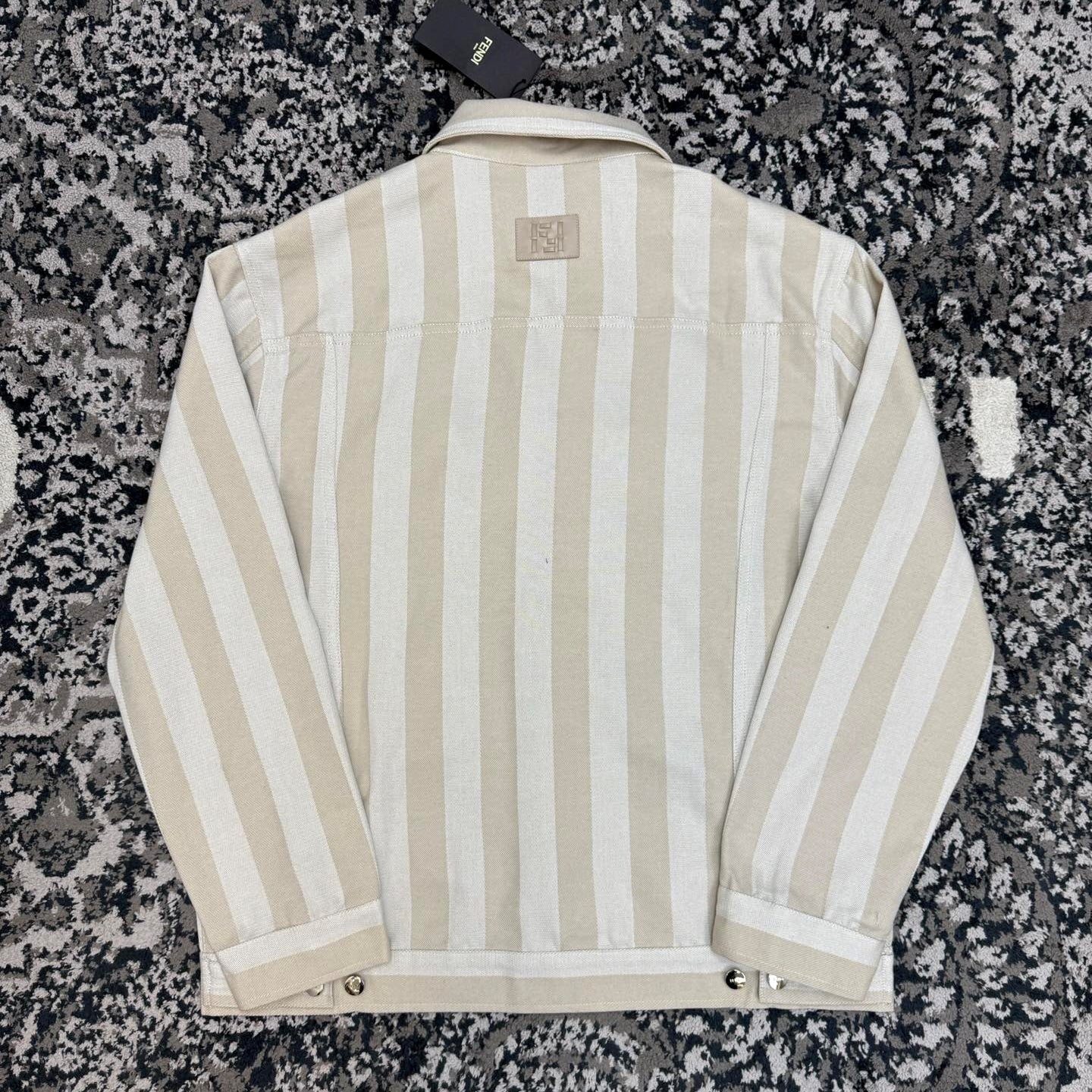 페퀸 자켓 (Pequin Jacket)