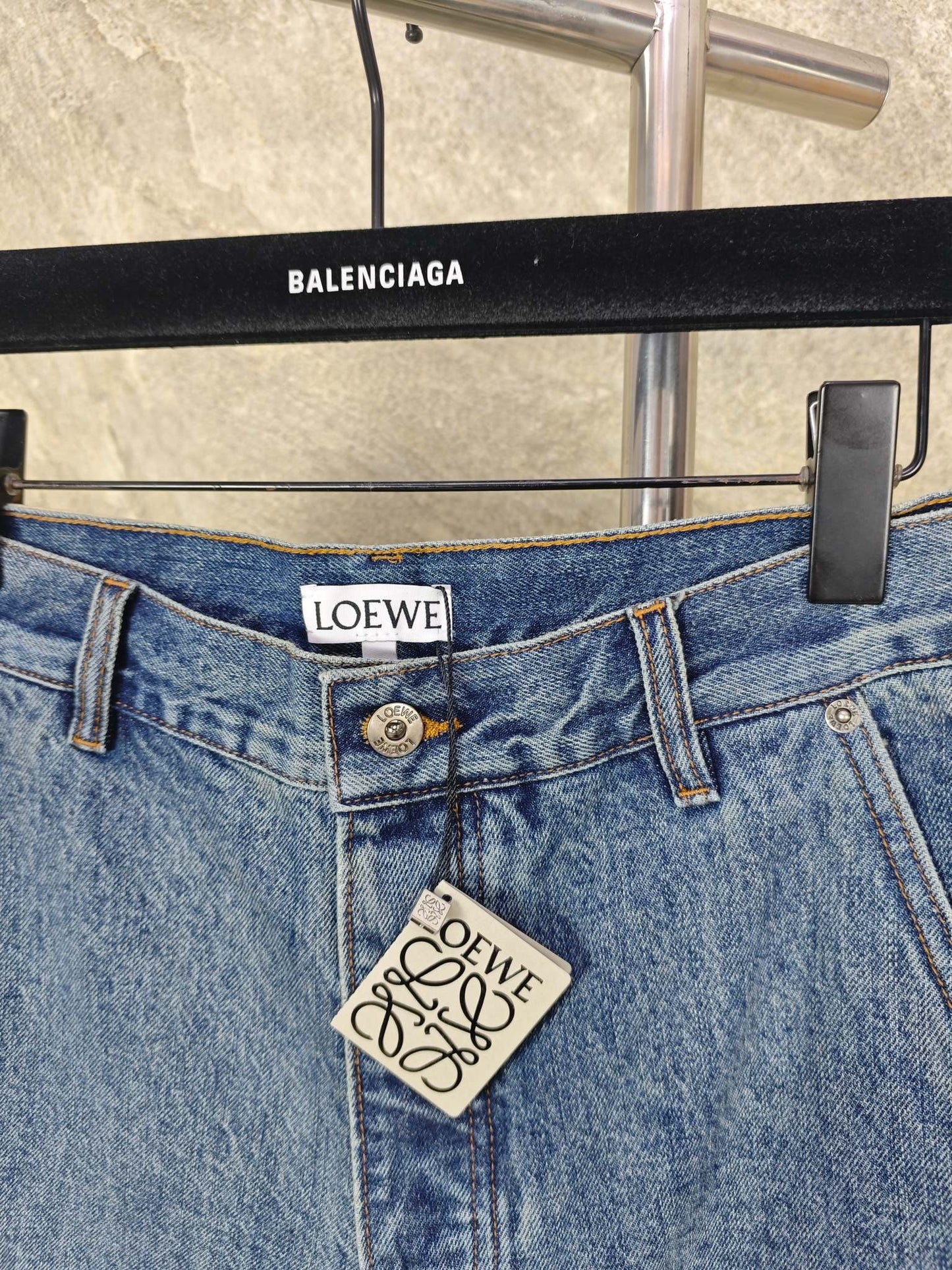 아플리케 데님진 (Appliqué denim jeans)