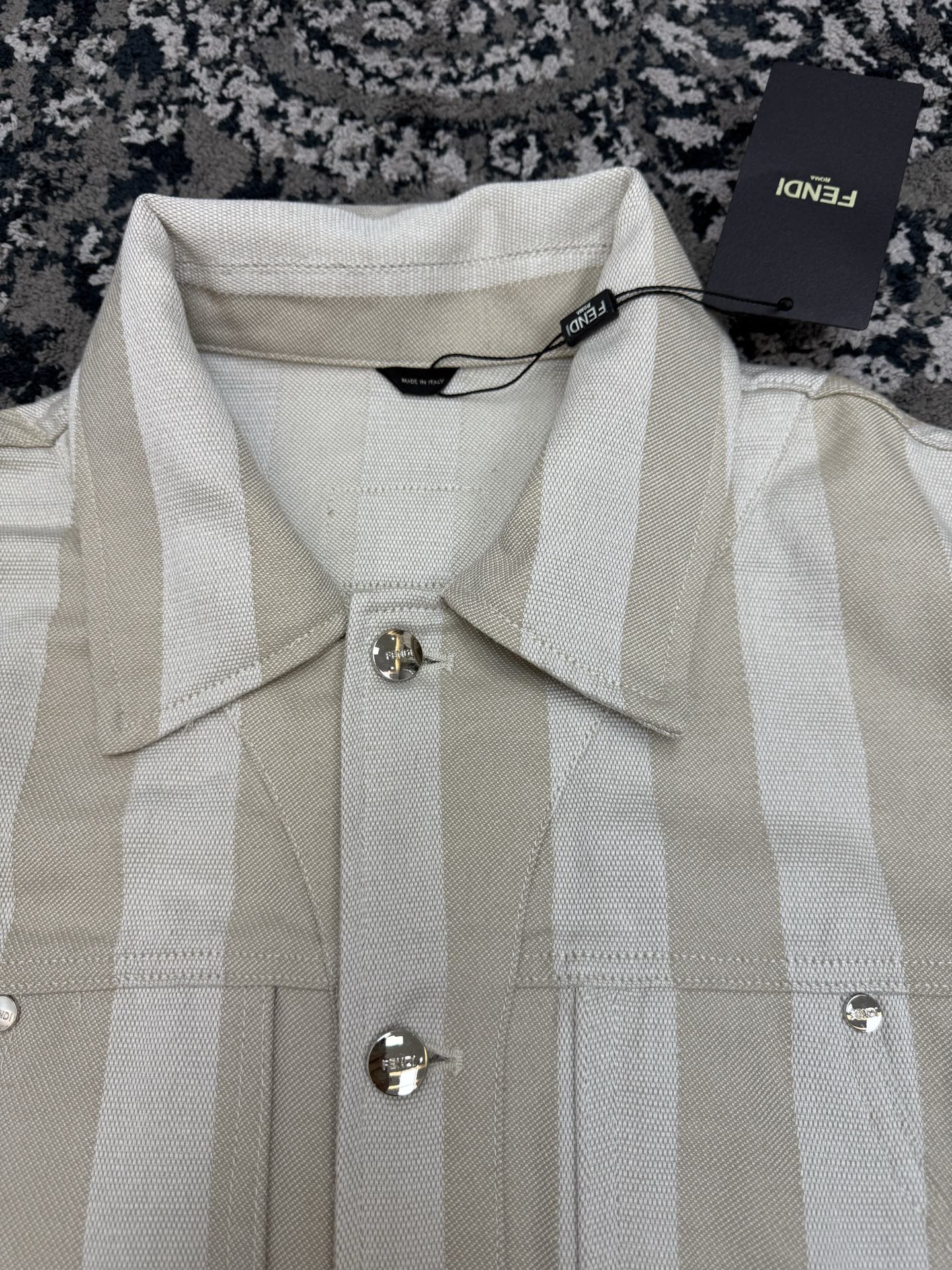 페퀸 자켓 (Pequin Jacket)
