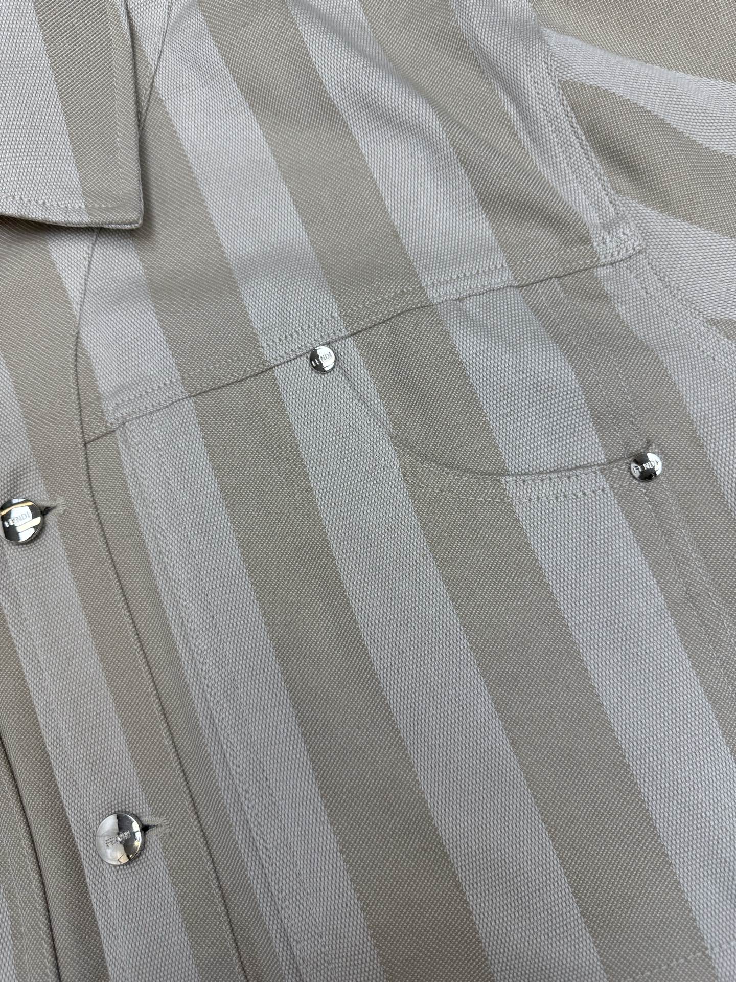 페퀸 자켓 (Pequin Jacket)
