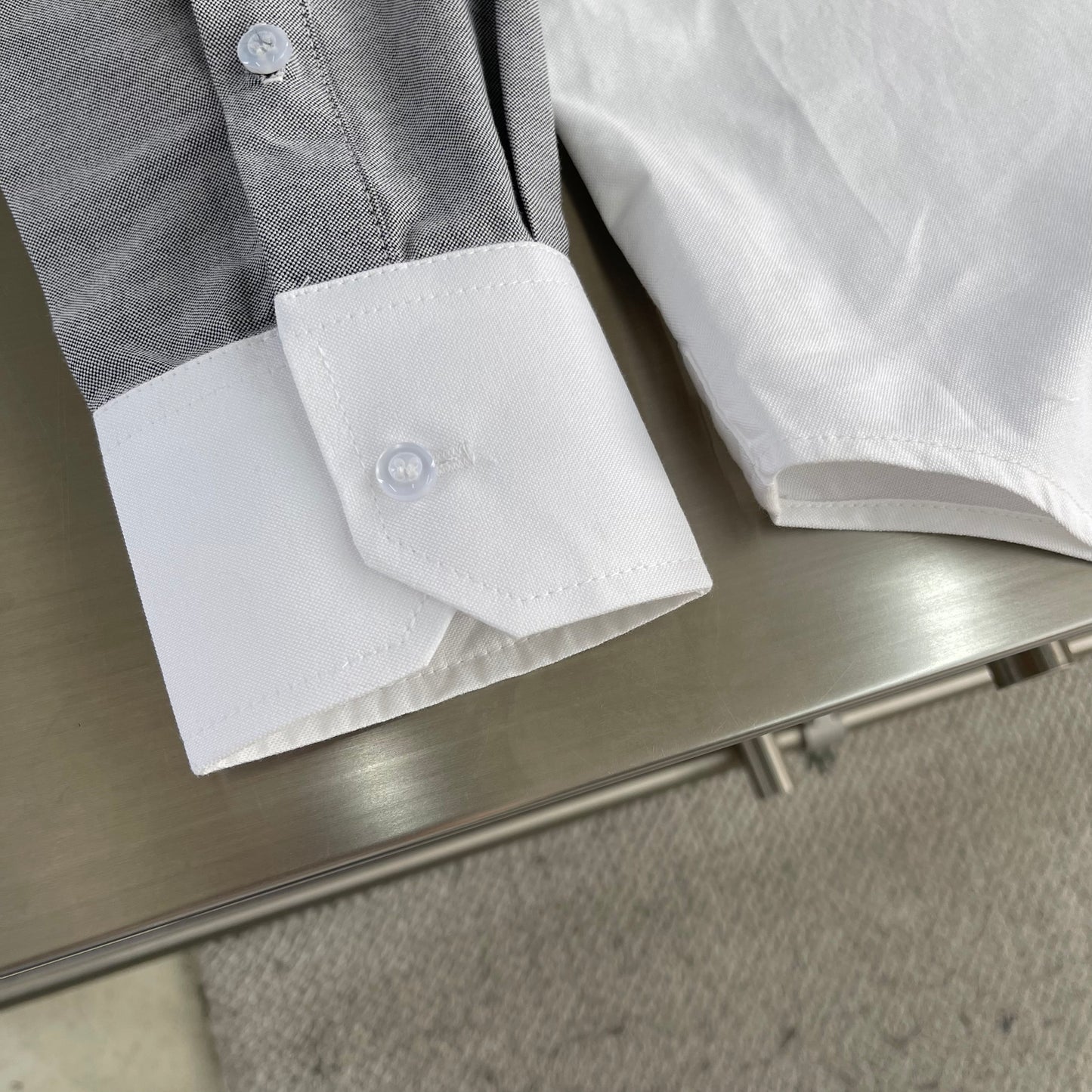 암밴드 셔츠 (armband shirt)