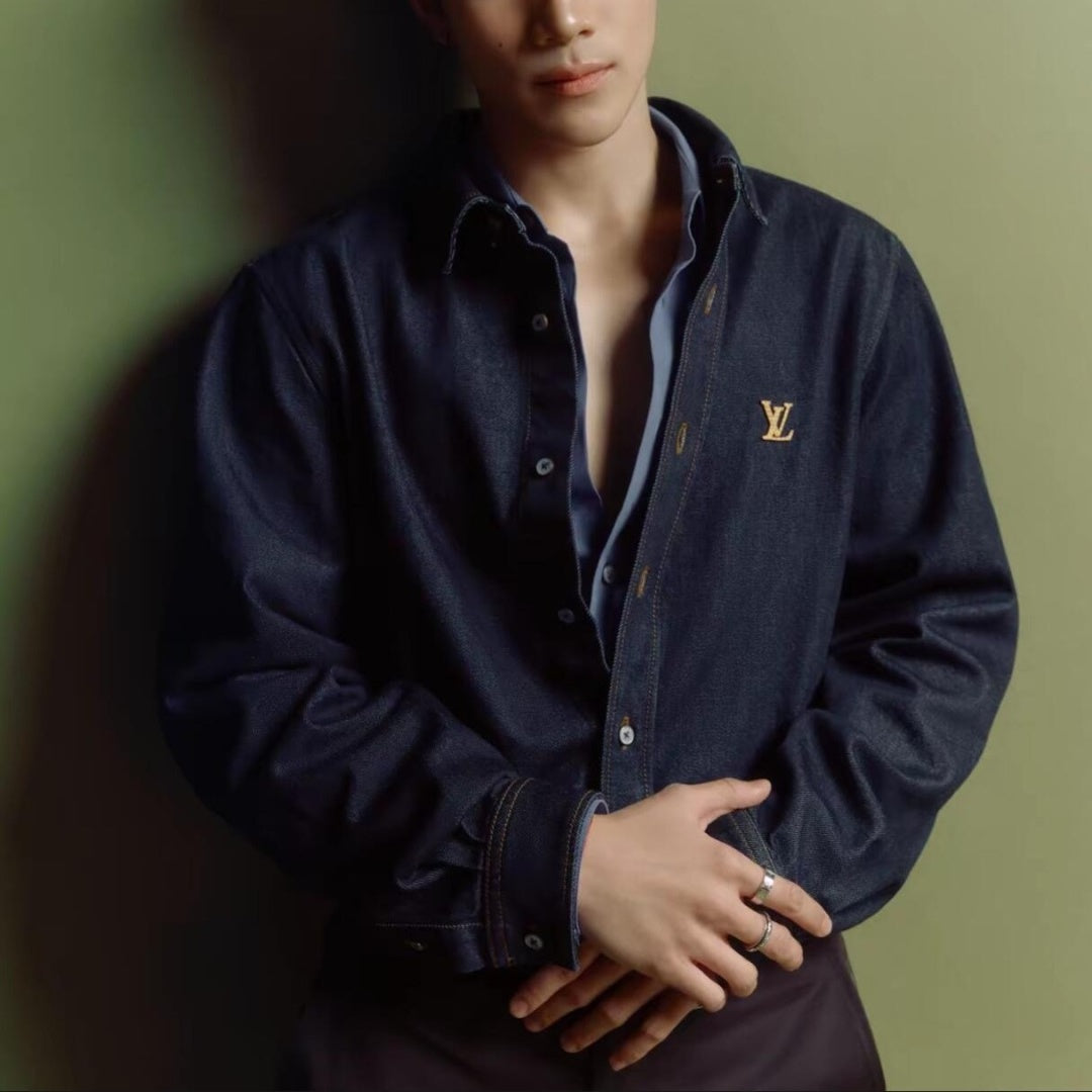 버튼다운 데님 셔츠 (Button-Down Denim Shirt)
