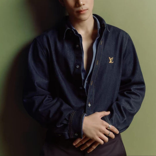 버튼다운 데님 셔츠 (Button-Down Denim Shirt)