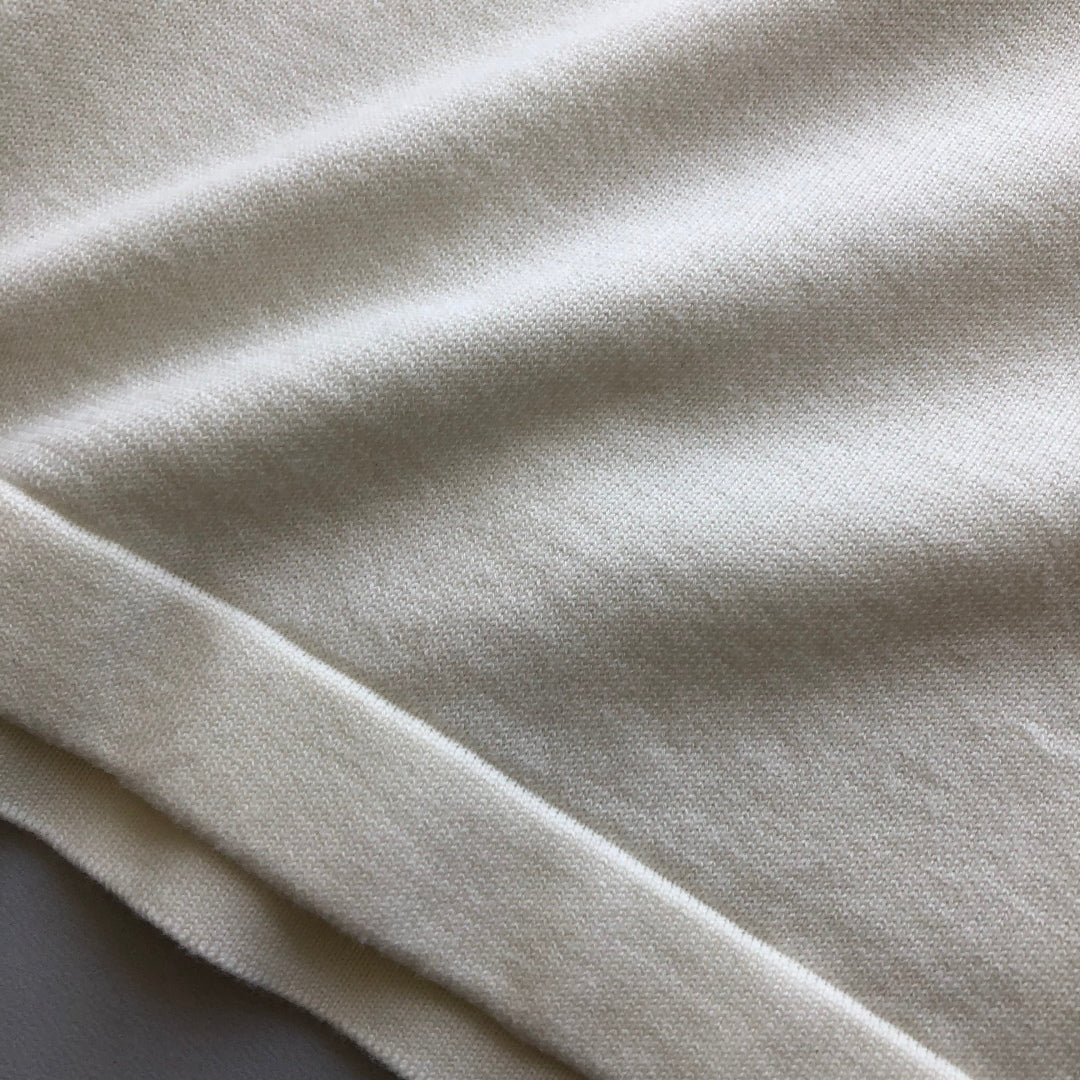 핀로고 니트반팔티셔츠 (Pin logo knit short sleeve t-shirt)
