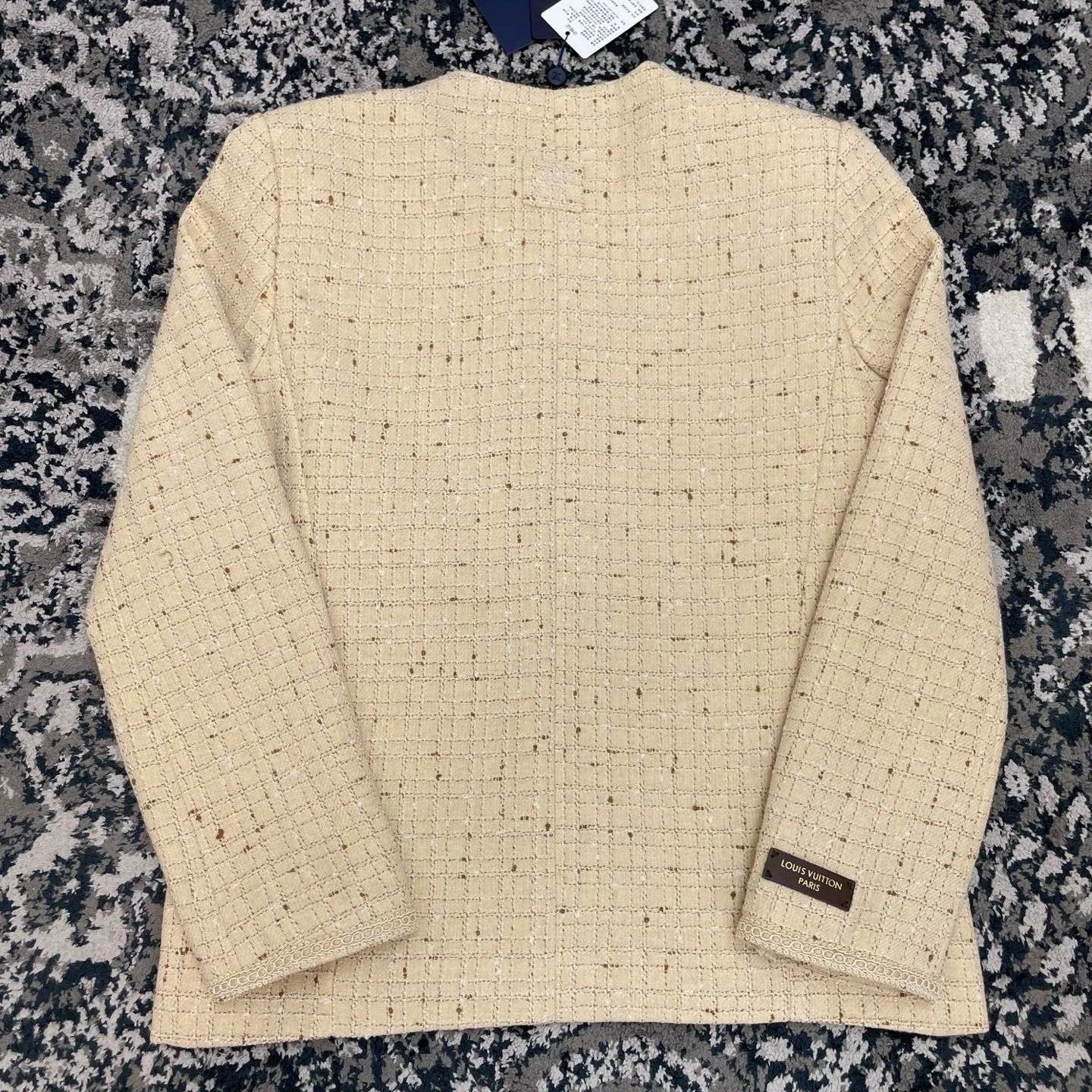 노카라 트위드 재킷 (Collarless tweed jacket)