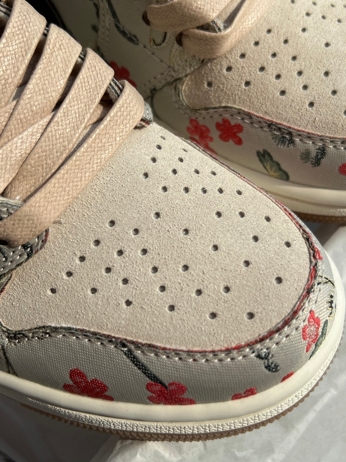 하치무라 스니커즈 (Hachimura sneakers)