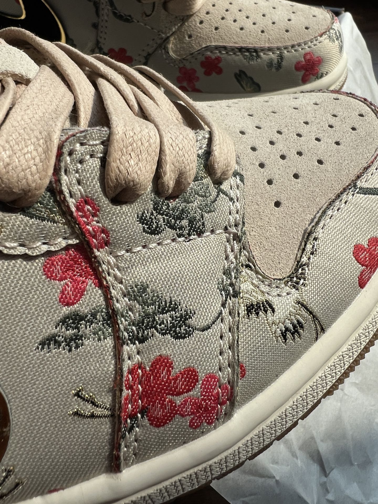 하치무라 스니커즈 (Hachimura sneakers)