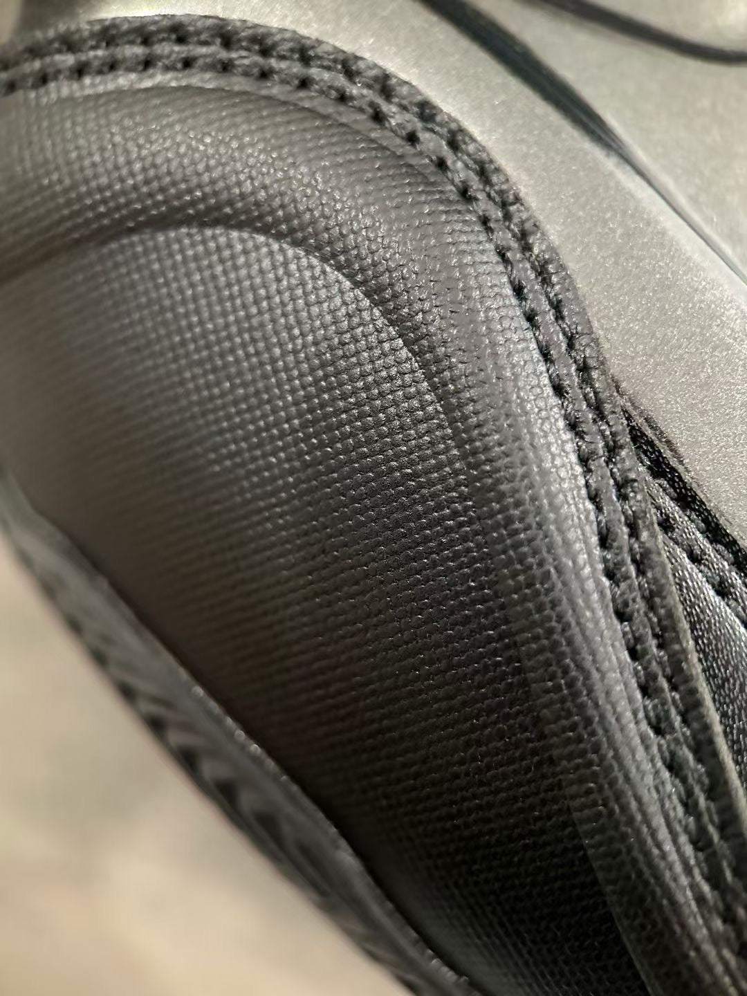 바스켓볼 스니커즈 (Basketball sneakers)
