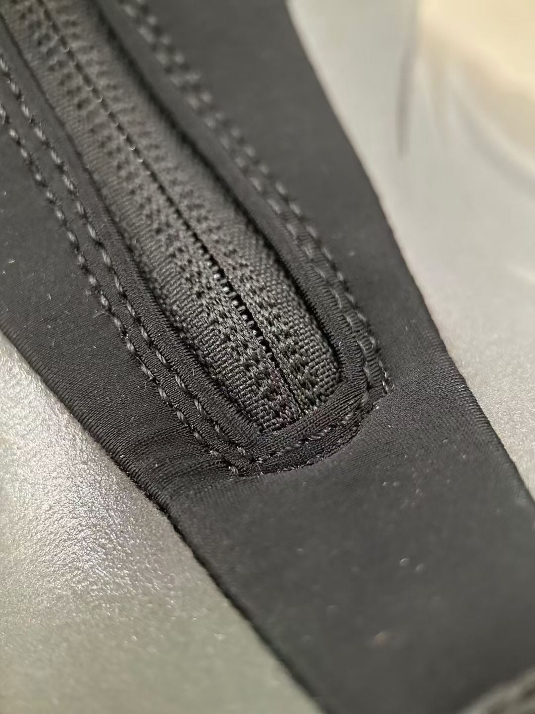 바스켓볼 스니커즈 (Basketball sneakers)