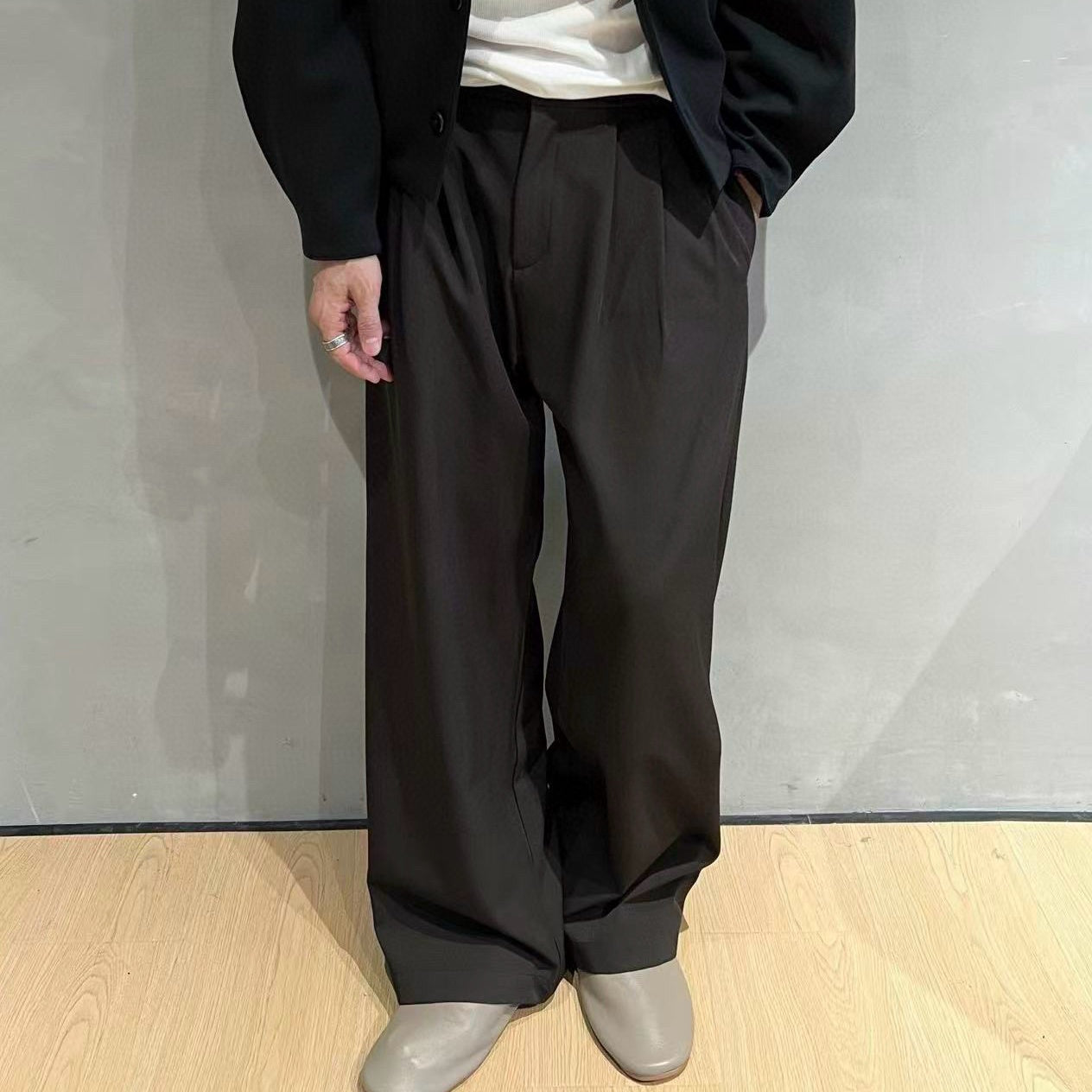 레그 팬츠 (leg pants)